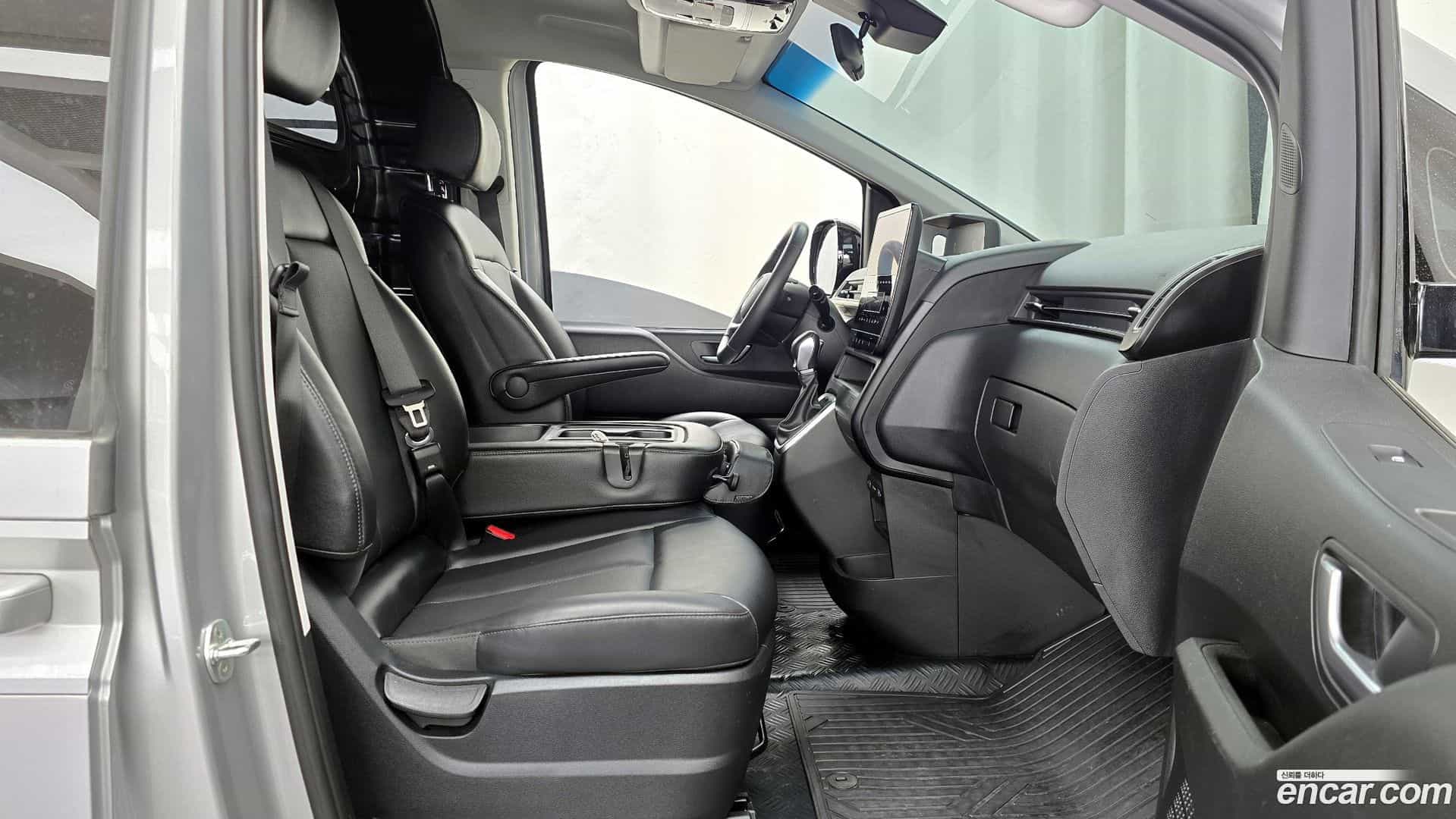 Staria Hyundai 2022.10-OPTION-015
