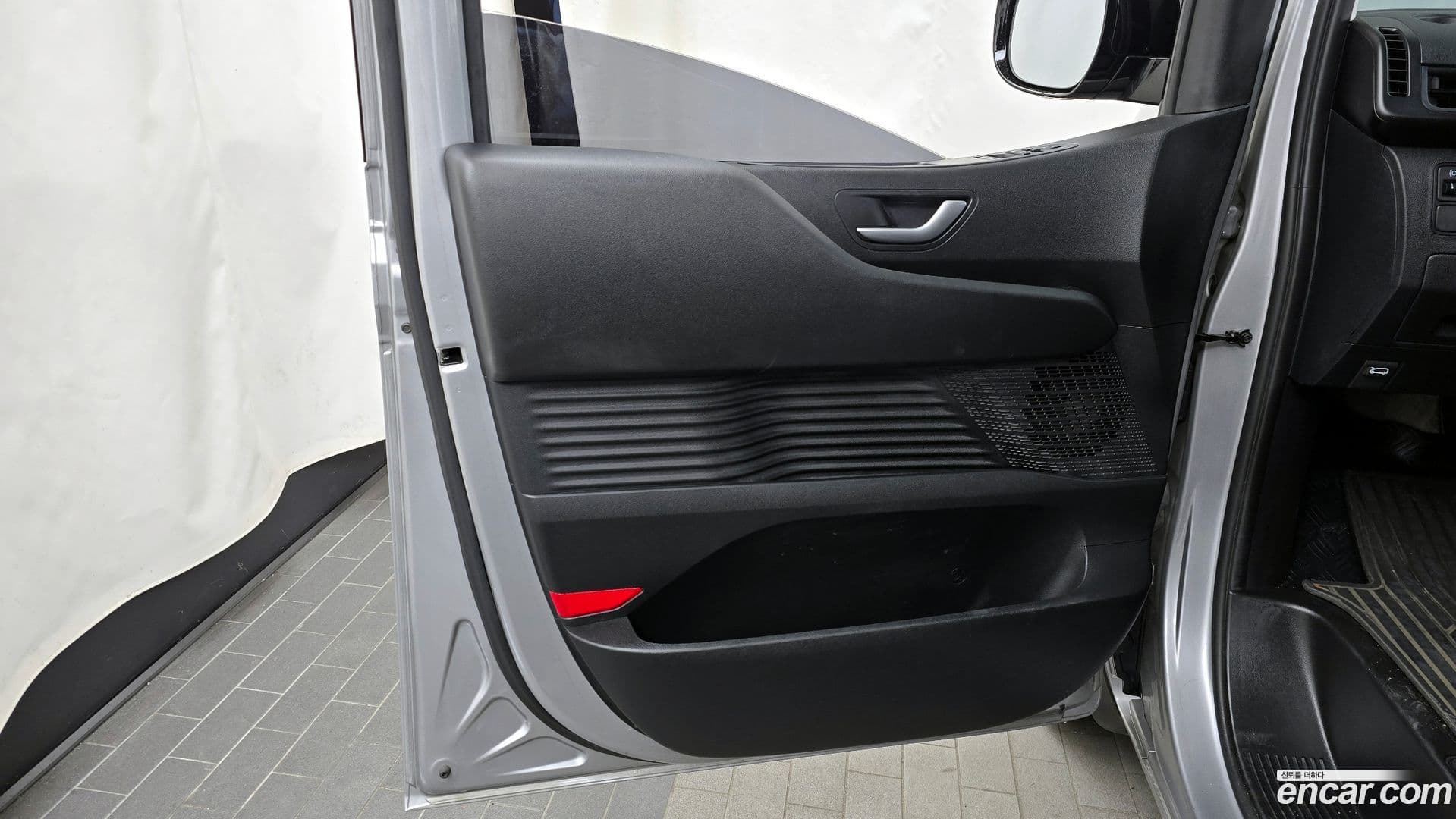 Main__Slider__Photo:Staria Hyundai 2022.10-23