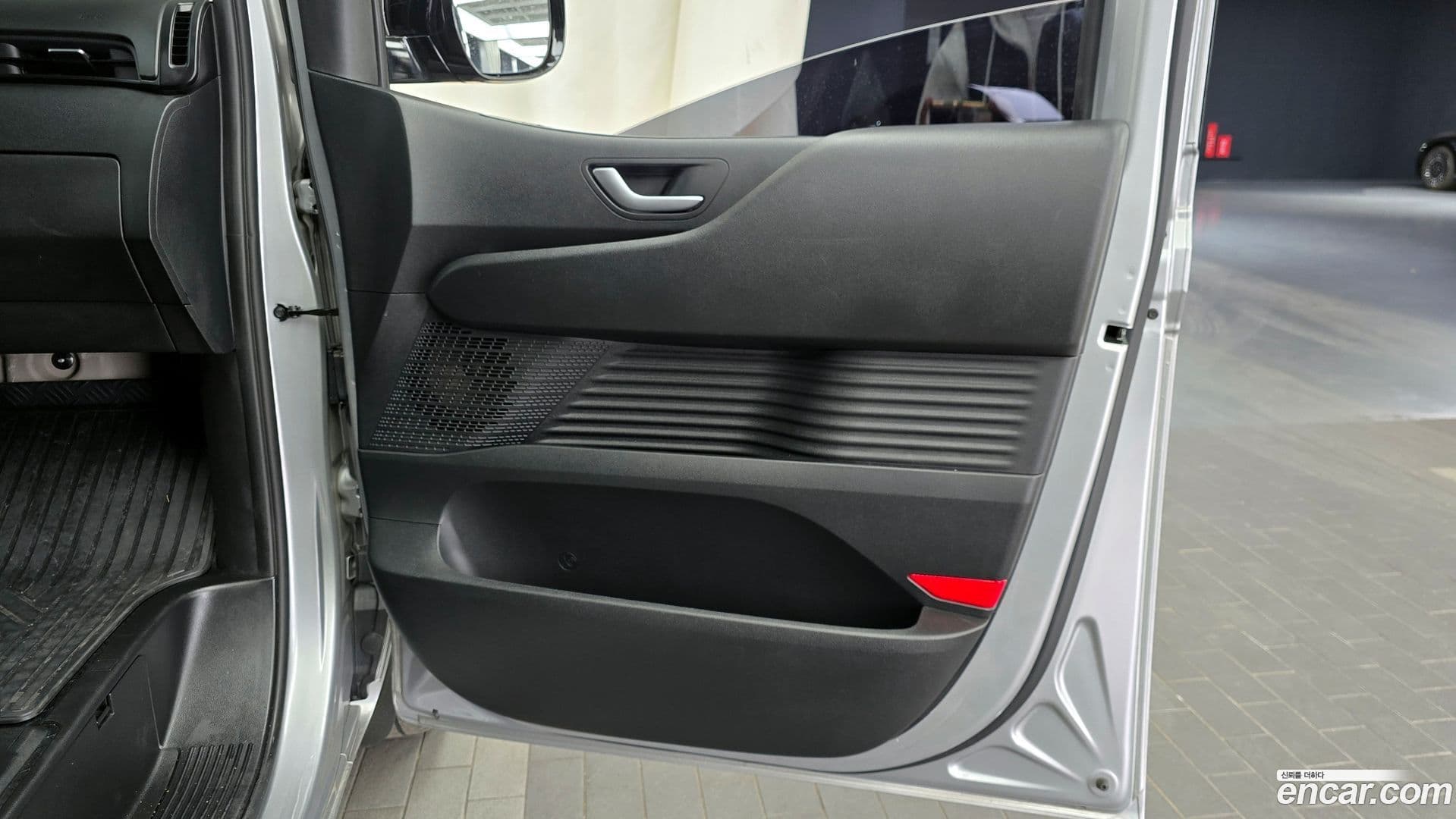 Main__Slider__Photo:Staria Hyundai 2022.10-24