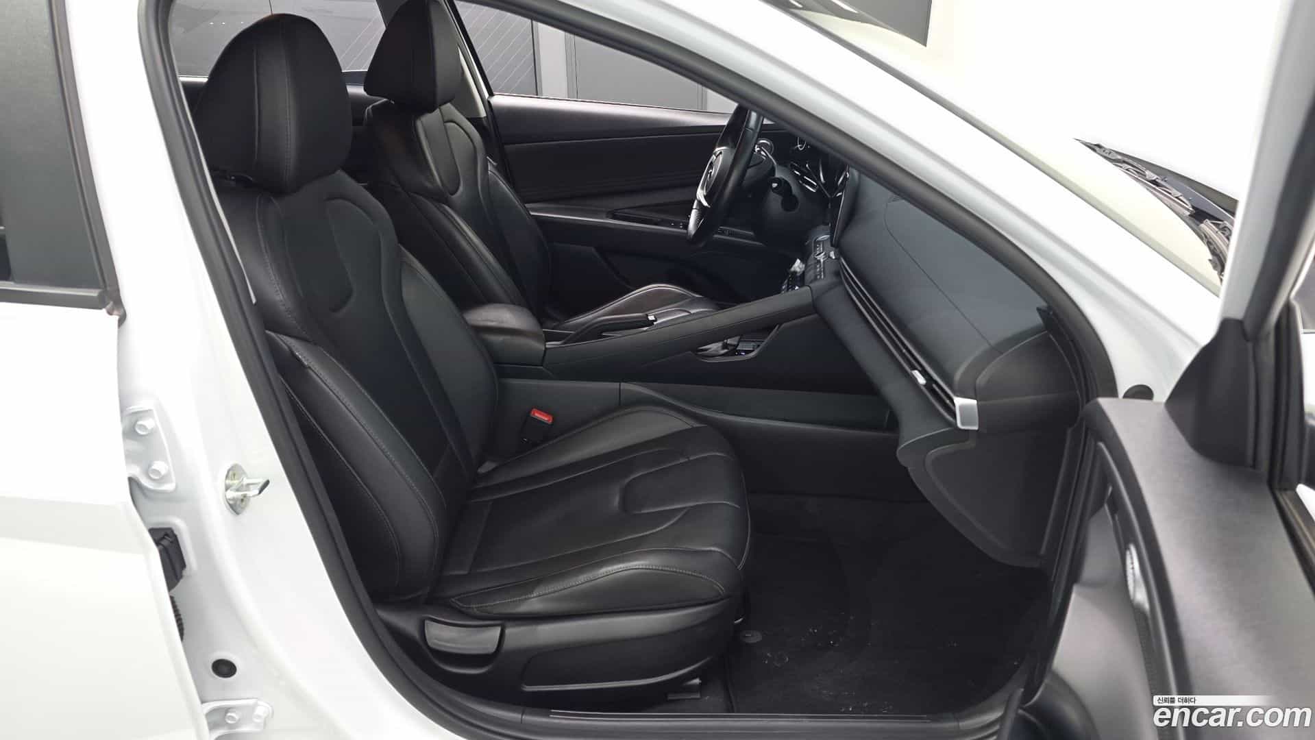 AVANTE Hyundai 2022.0-OPTION-016