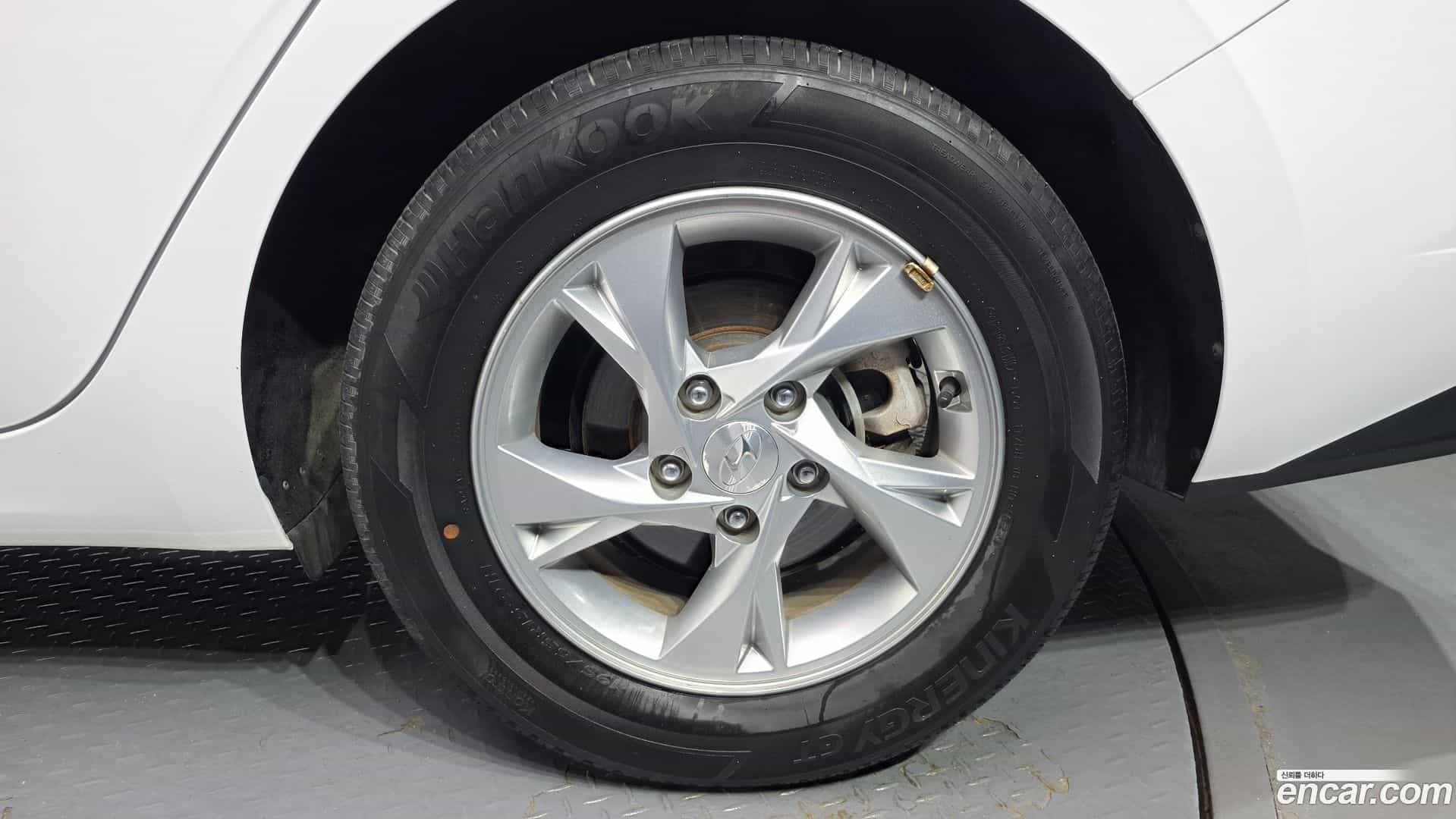 AVANTE Hyundai 2022.0-OUTER-031