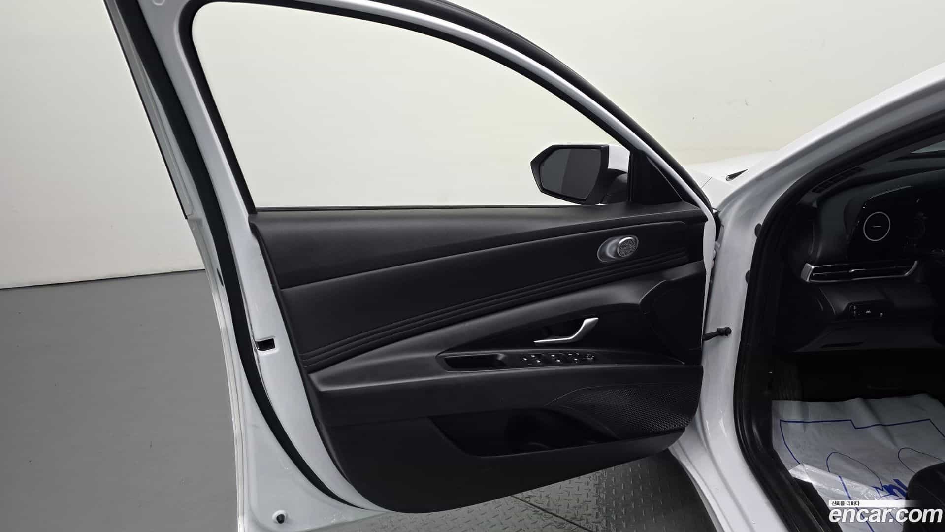 AVANTE Hyundai 2022.0-INNER-034