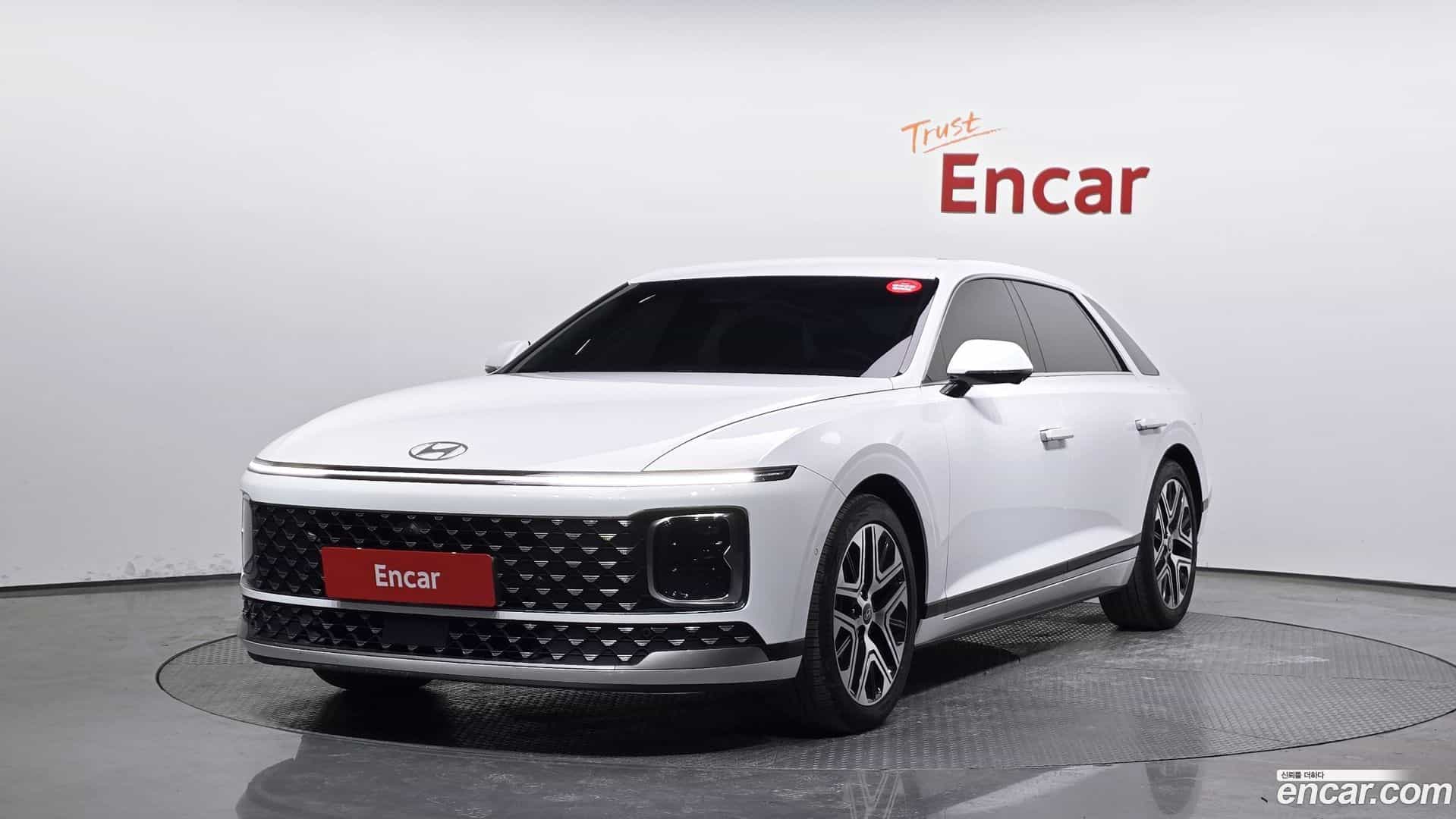 Grandeur Hyundai 2023.0-OUTER-001