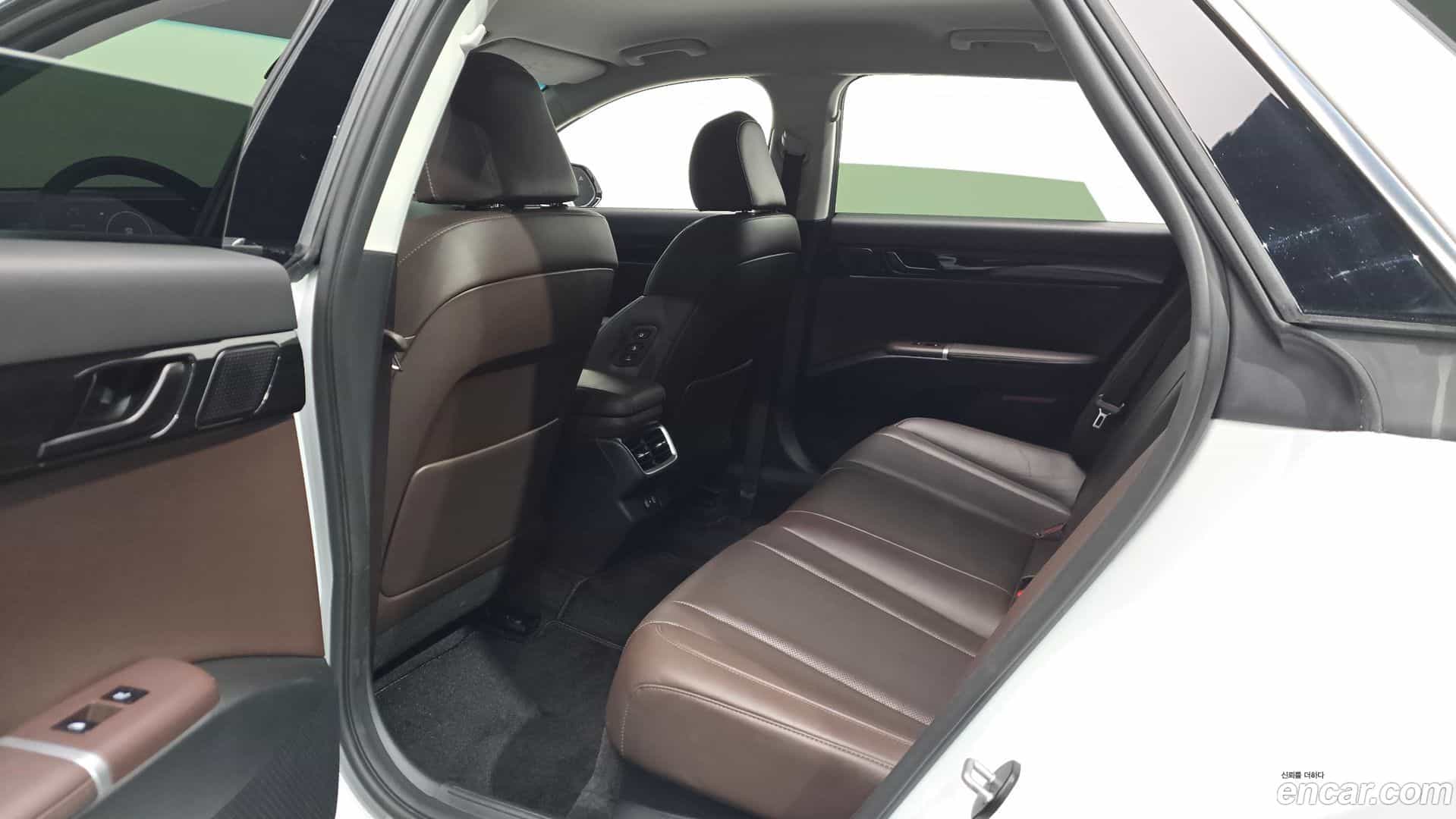 Grandeur Hyundai 2023.0-OPTION-015
