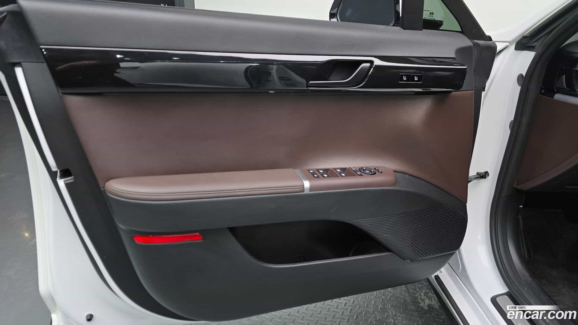 Grandeur Hyundai 2023.0-INNER-034