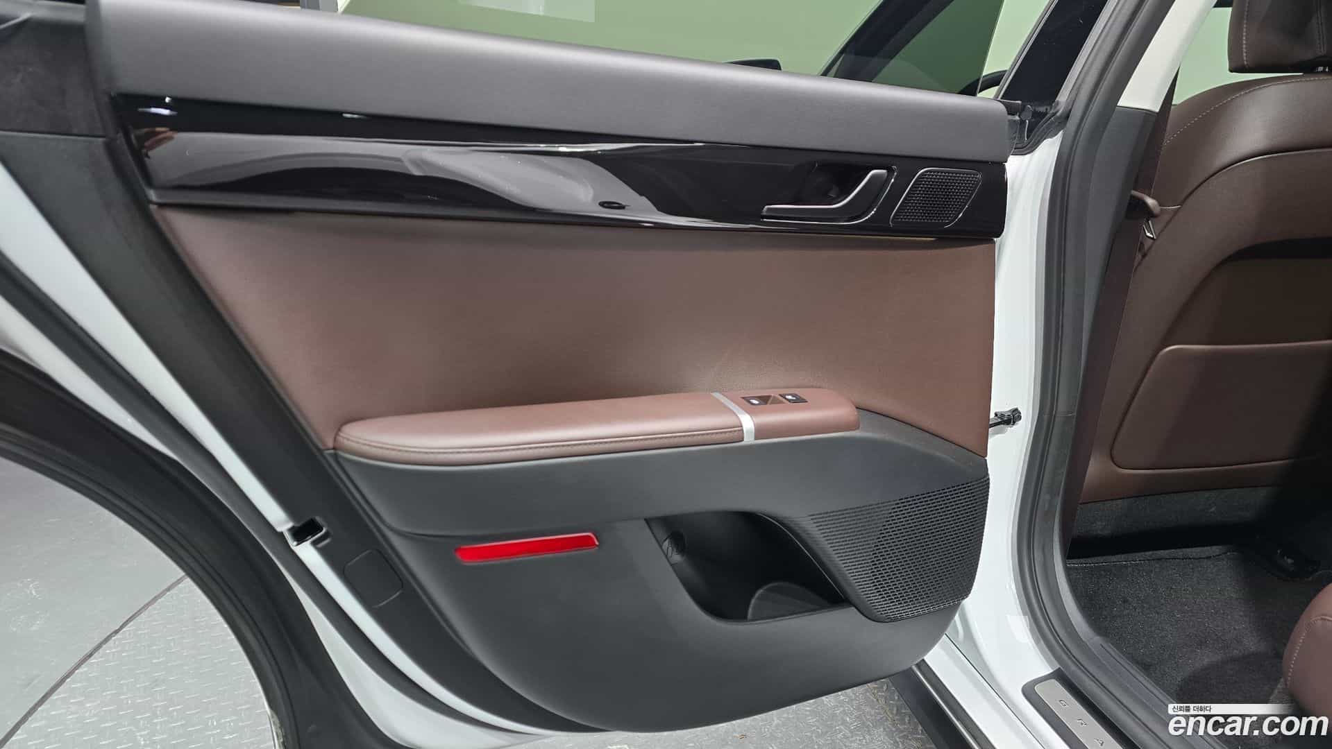 Grandeur Hyundai 2023.0-INNER-035
