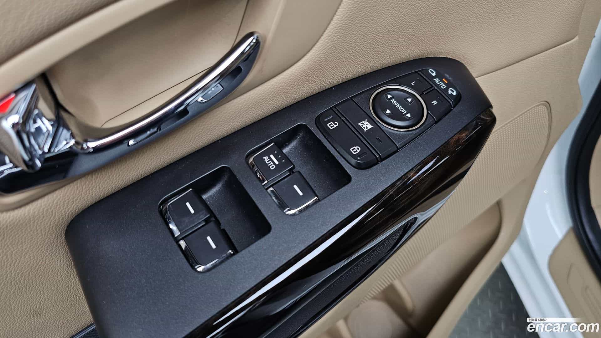 Canival Kia 2018.9-OPTION-042