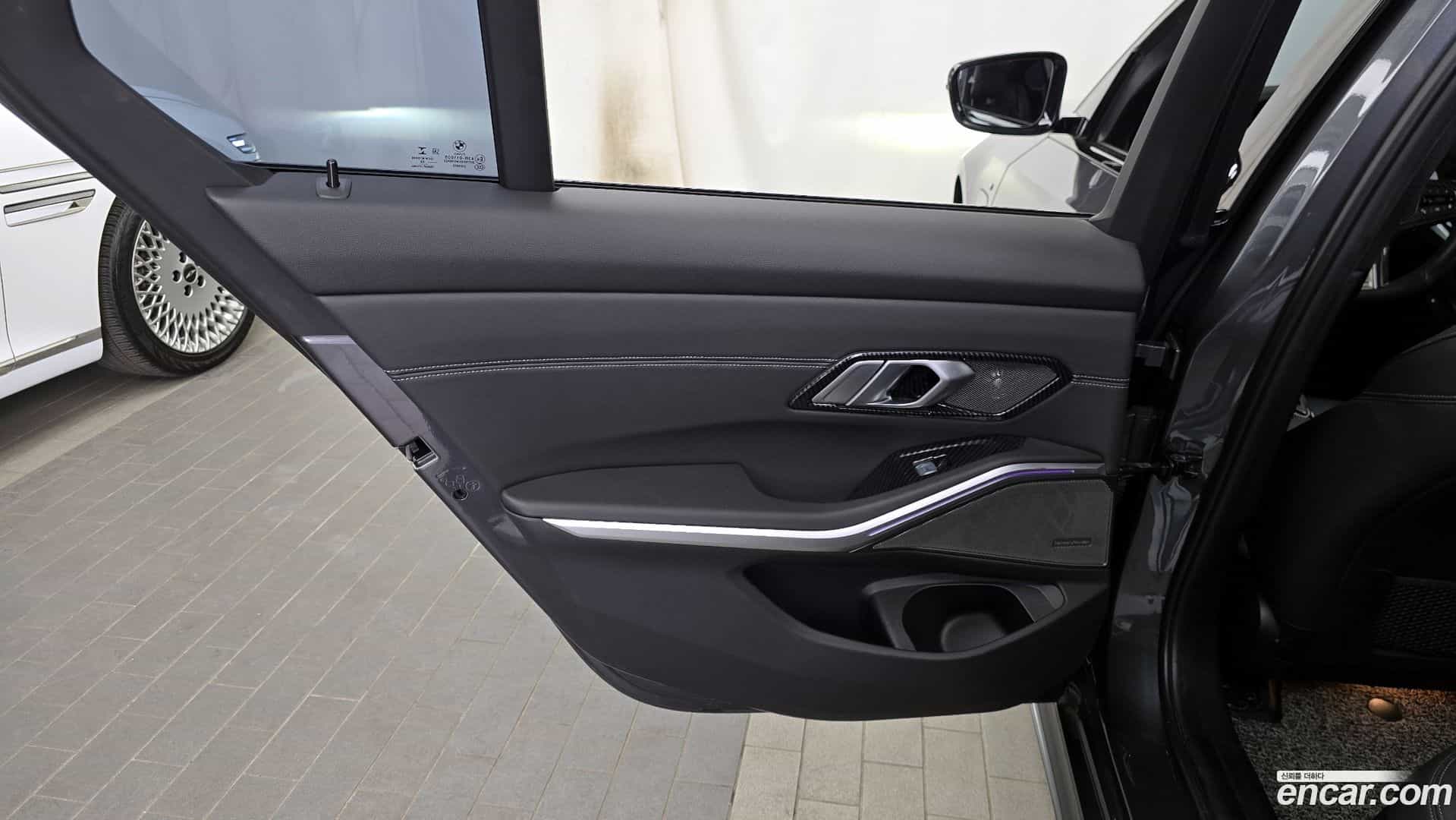 3-Series BMW 2020.11-INNER-035