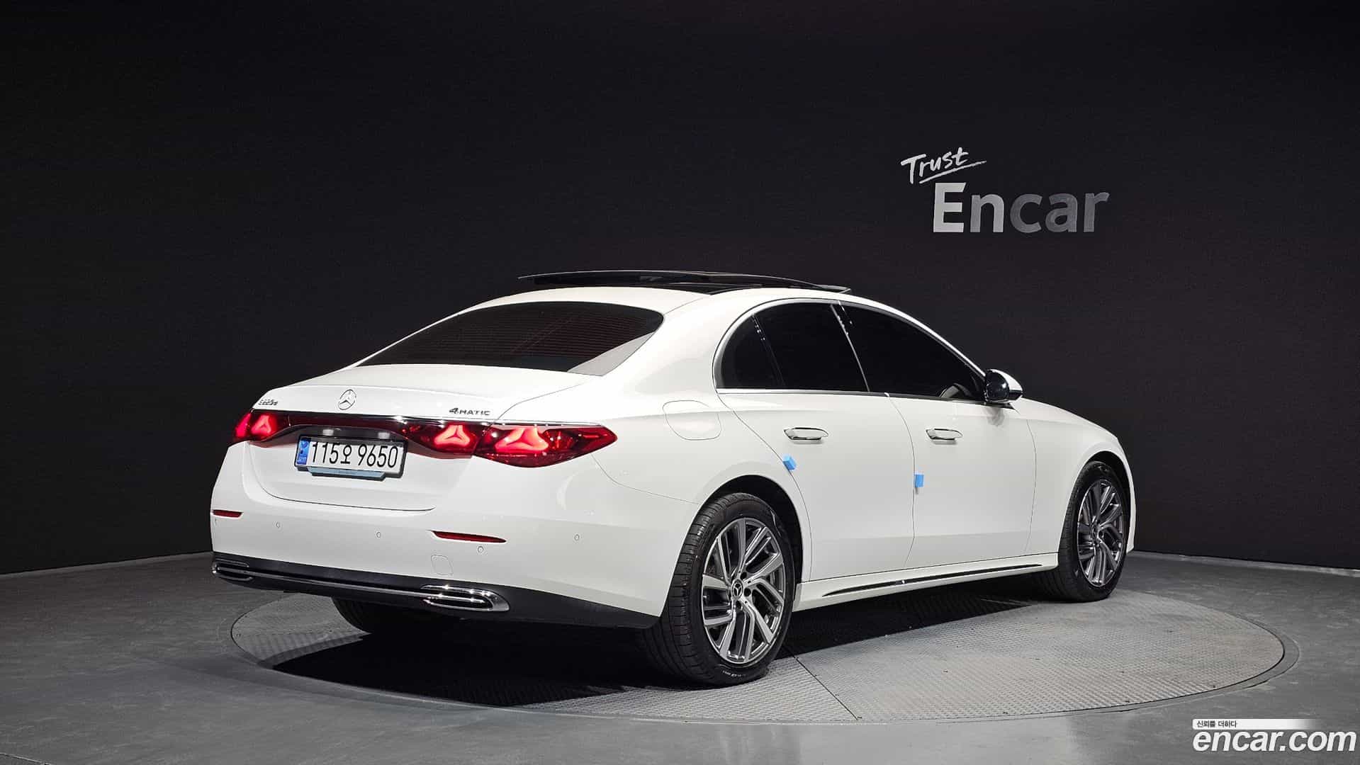 E-Class Mercedes-Benz 2024.8-OUTER-002