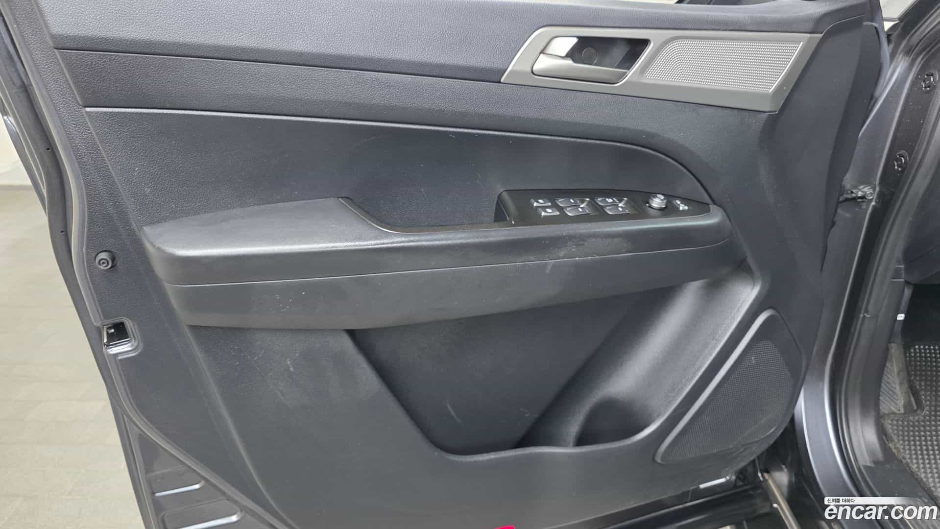 Rexton KG Mobility 2018.3-INNER-034