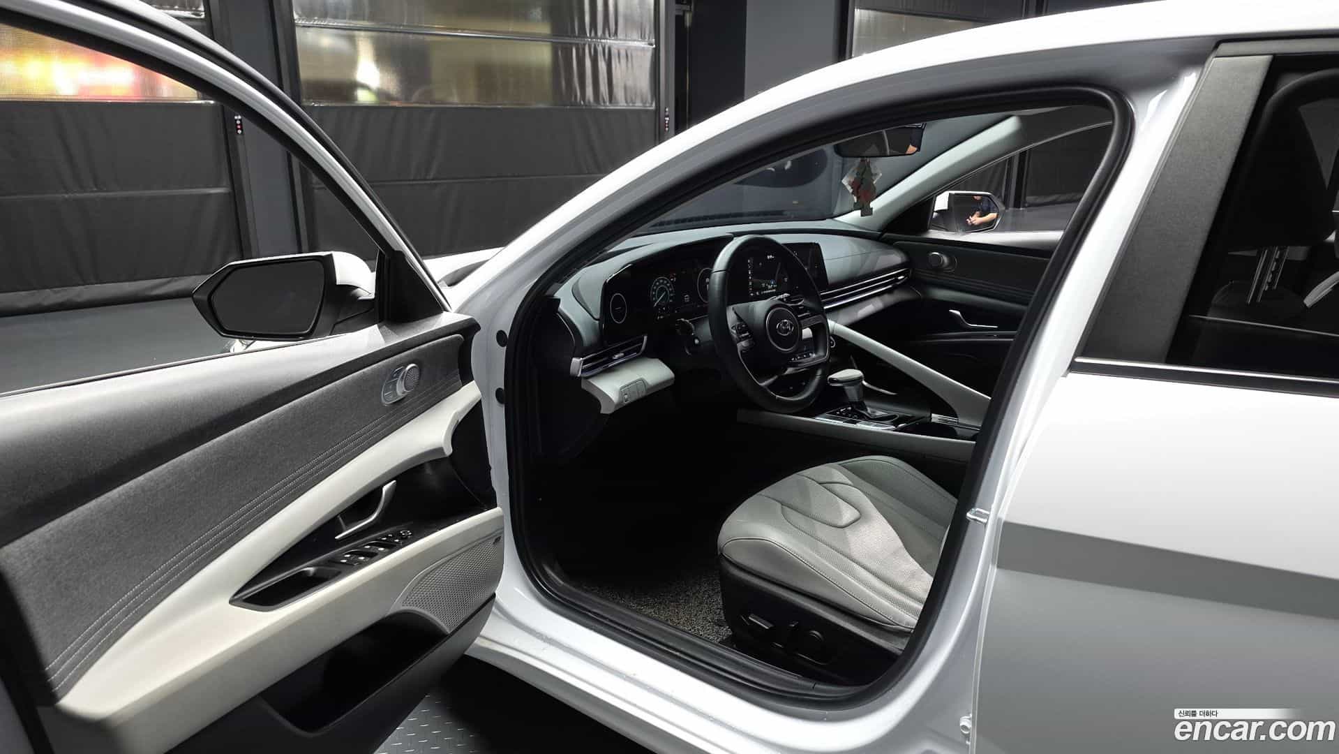 AVANTE Hyundai 2023.2-INNER-010