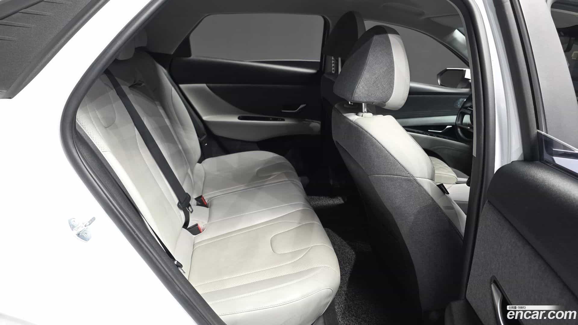 AVANTE Hyundai 2023.2-OPTION-016
