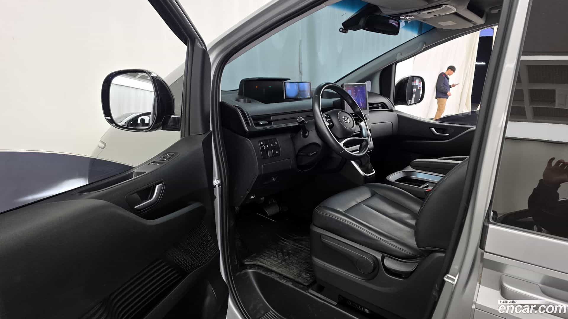 Staria Hyundai 2023.6-INNER-010