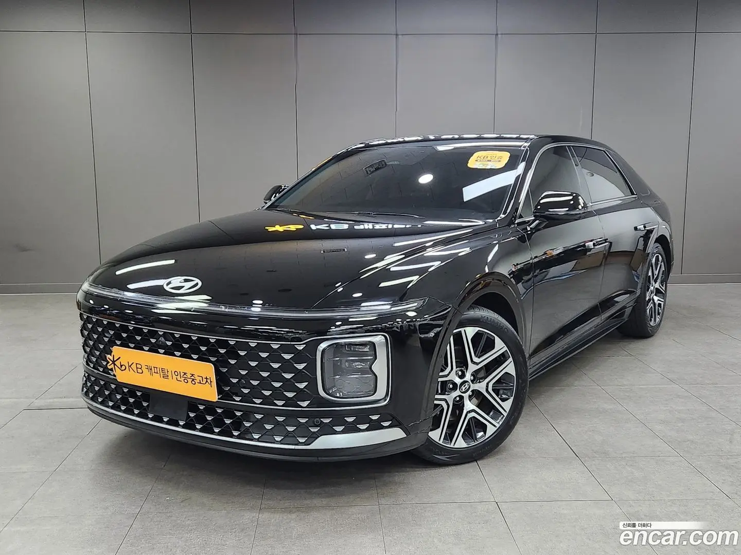 Main__Slider__Photo:Grandeur Hyundai 2022.11-0