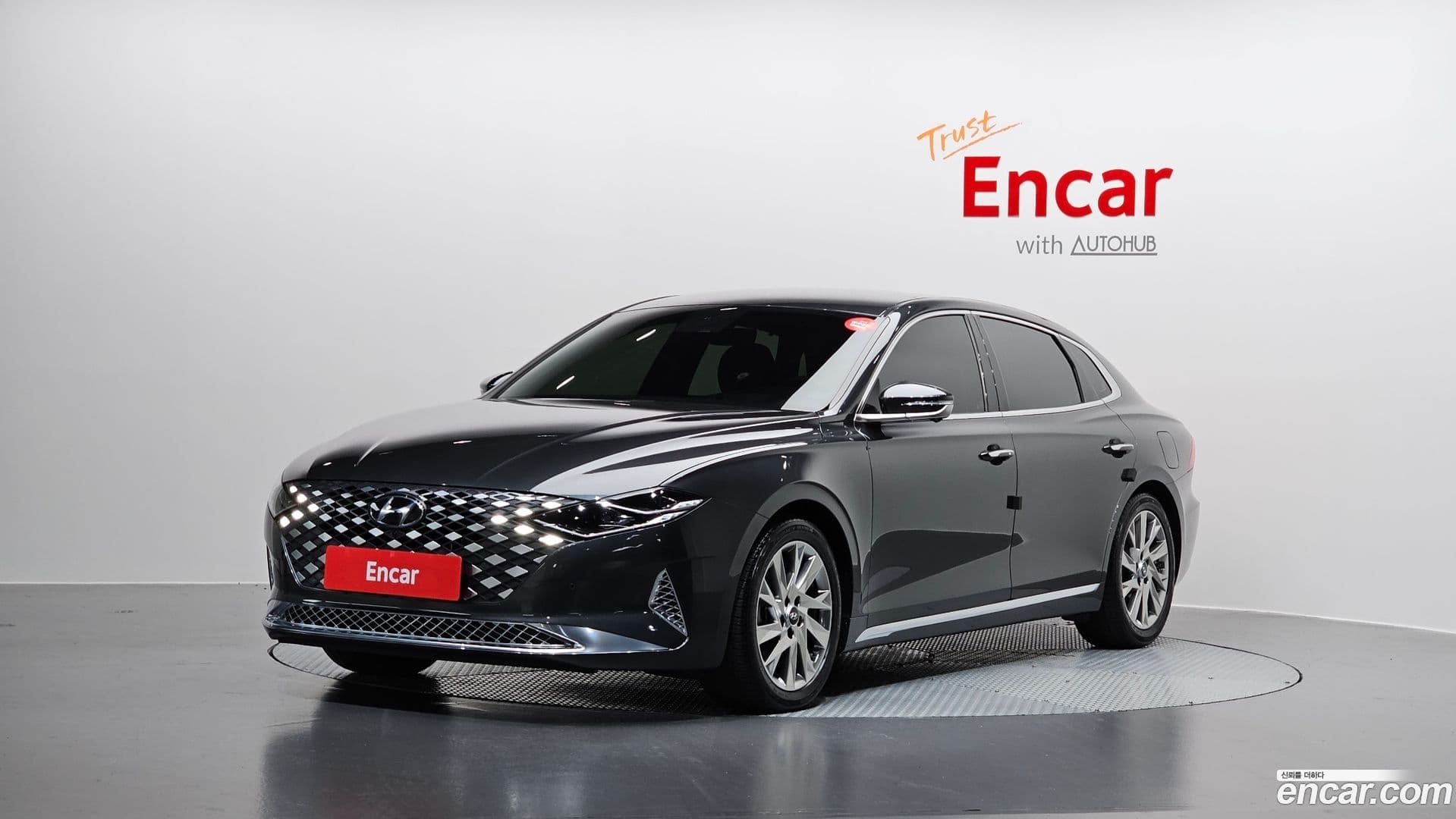 Main__Slider__Photo:Grandeur Hyundai 2020.3-0