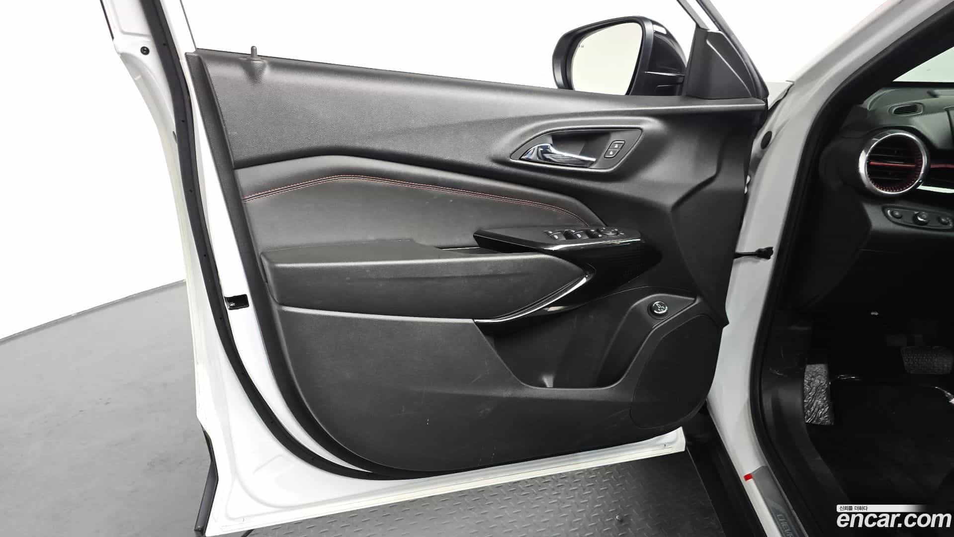 Trax Chevrolet 2023.9-INNER-034