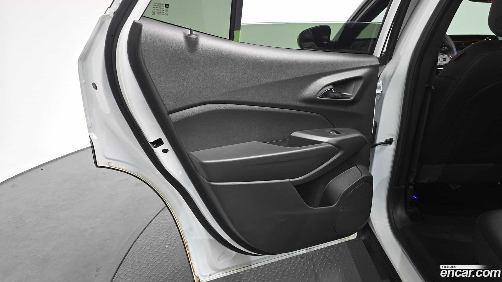 Trax Chevrolet 2023.9-INNER-035