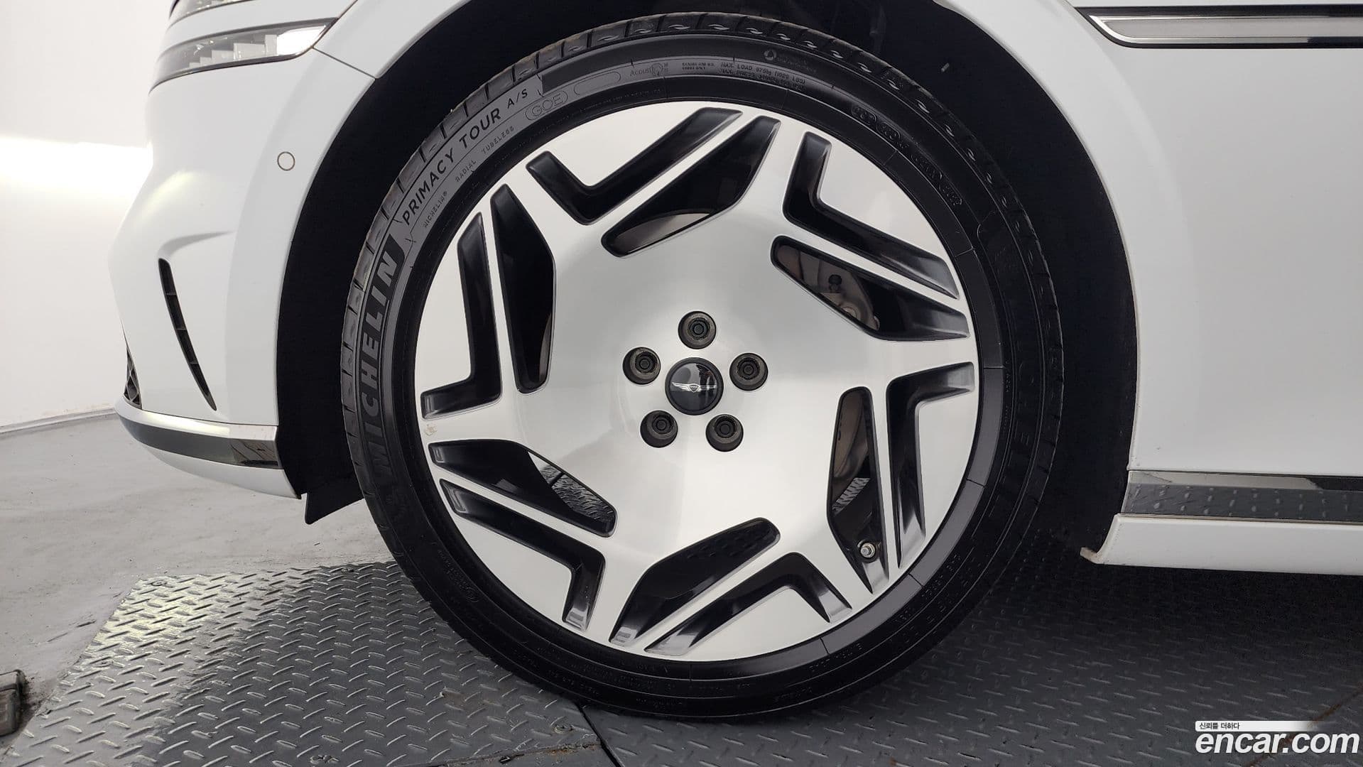 Main__Slider__Photo:G90 Genesis 2023.0-4