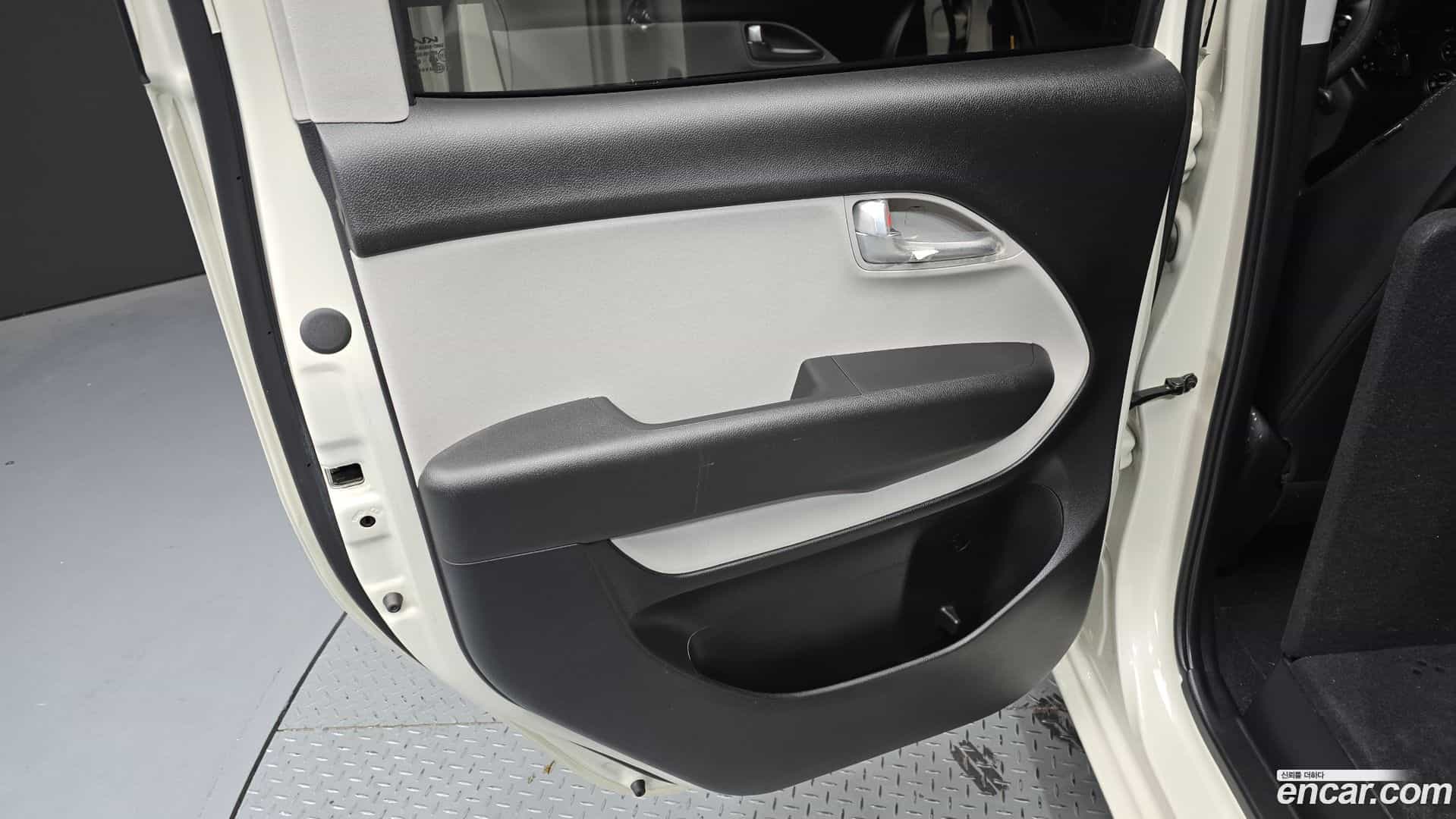 RAY Kia 2024.0-INNER-035