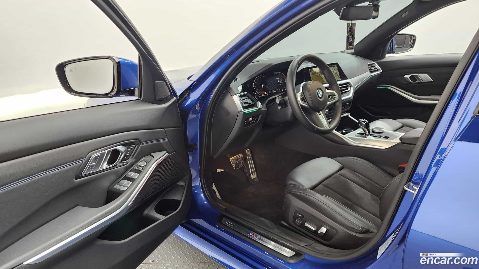 3-Series BMW 2022.2-INNER-010