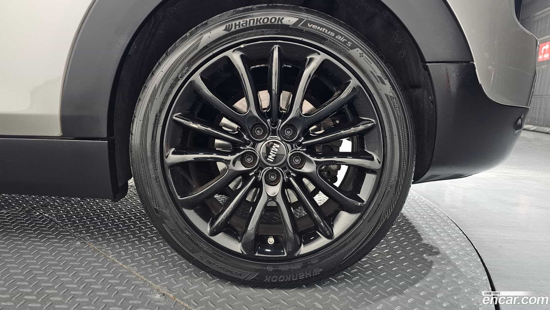 Clubman Mini 2018.2-OUTER-031