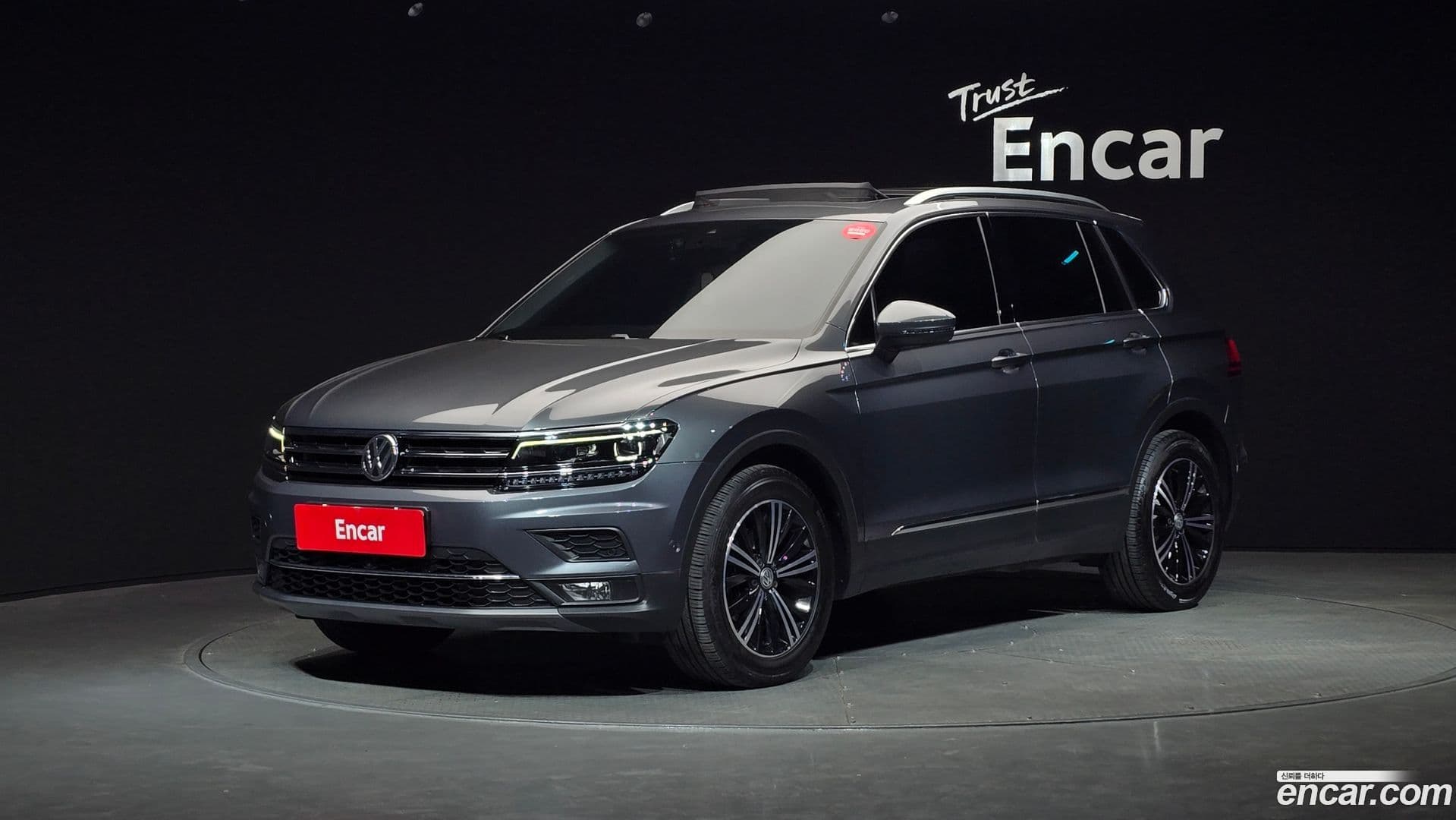 Main__Slider__Photo:Tiguan Volkswagen 2020.8-0