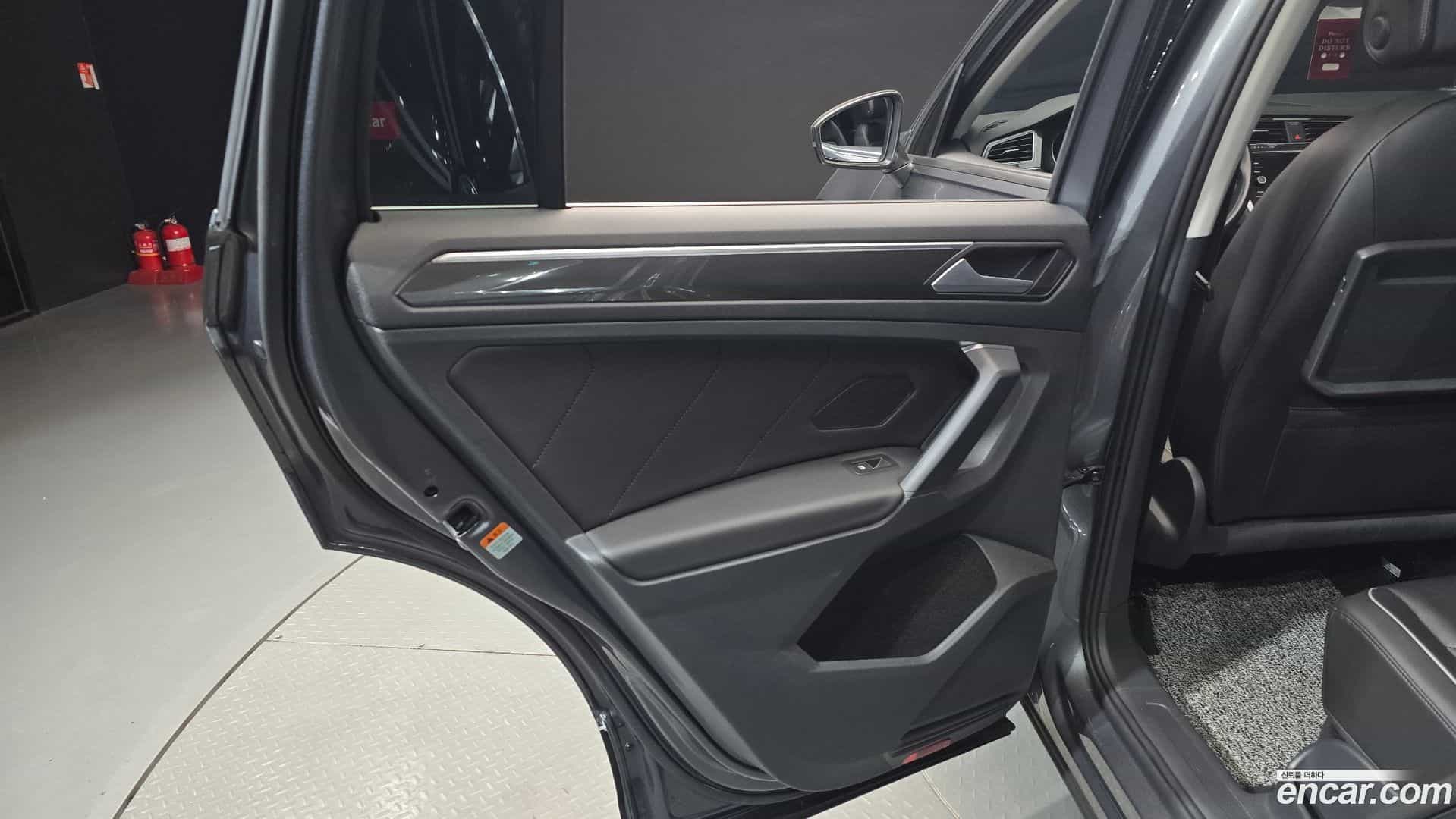Tiguan Volkswagen 2020.8-INNER-035