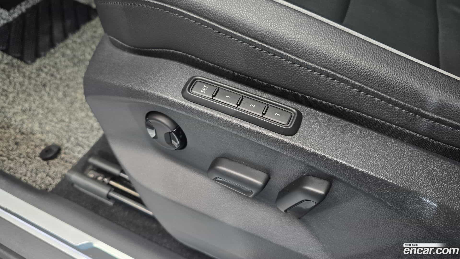 Tiguan Volkswagen 2020.8-OPTION-043