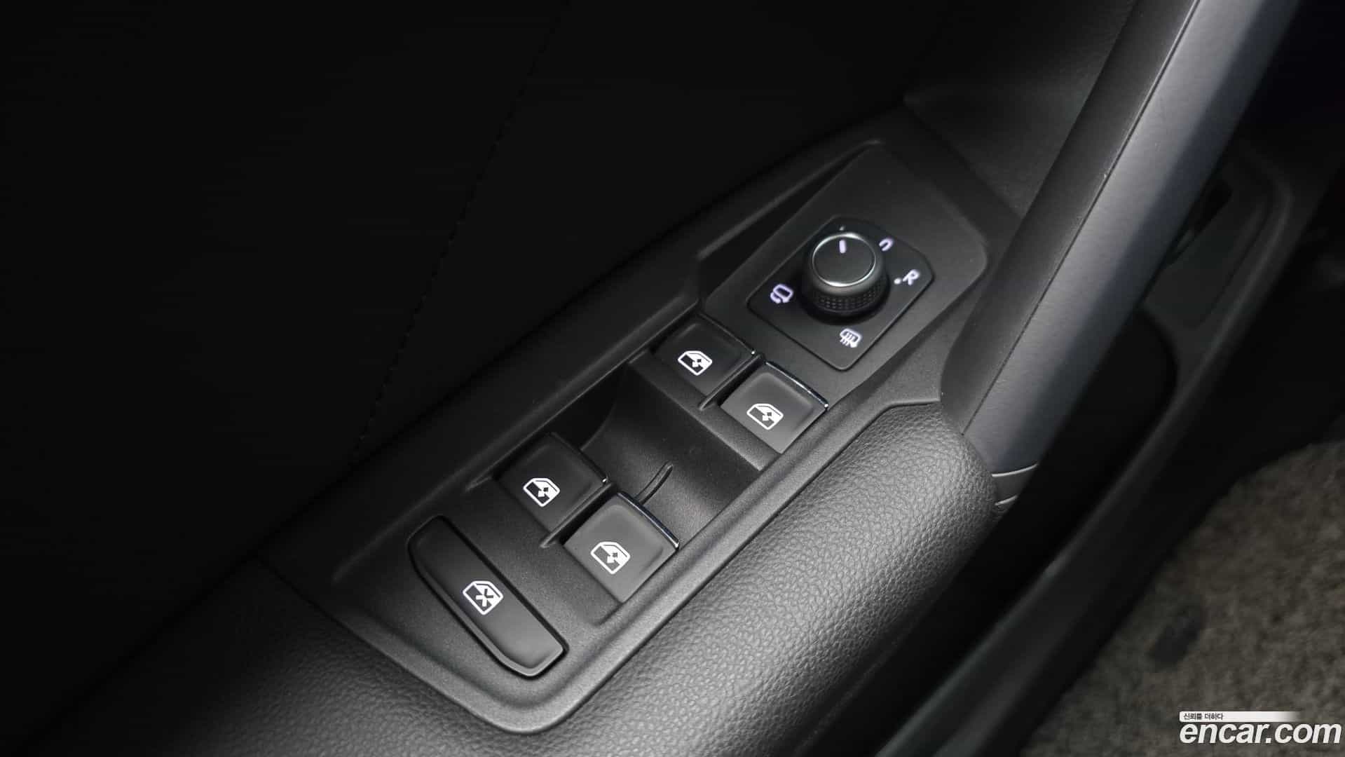 Tiguan Volkswagen 2020.8-OPTION-045
