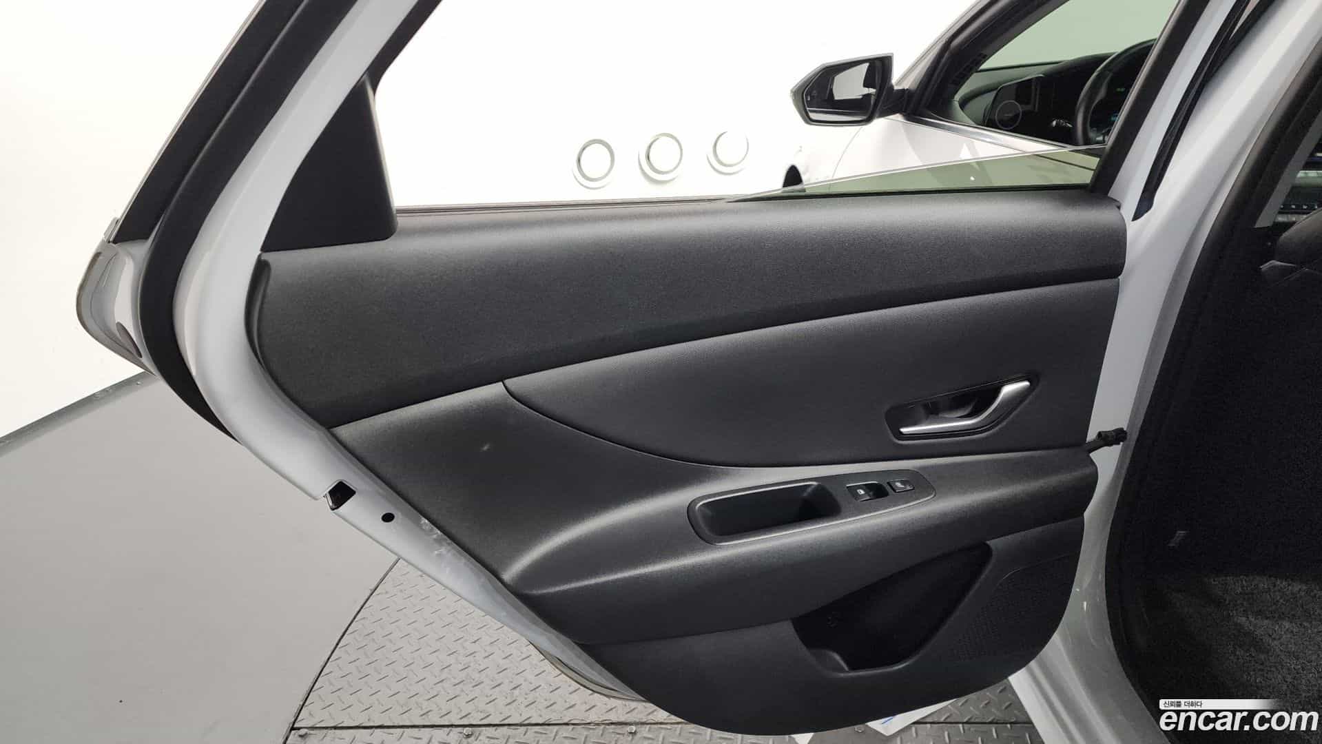 AVANTE Hyundai 2022.3-INNER-035