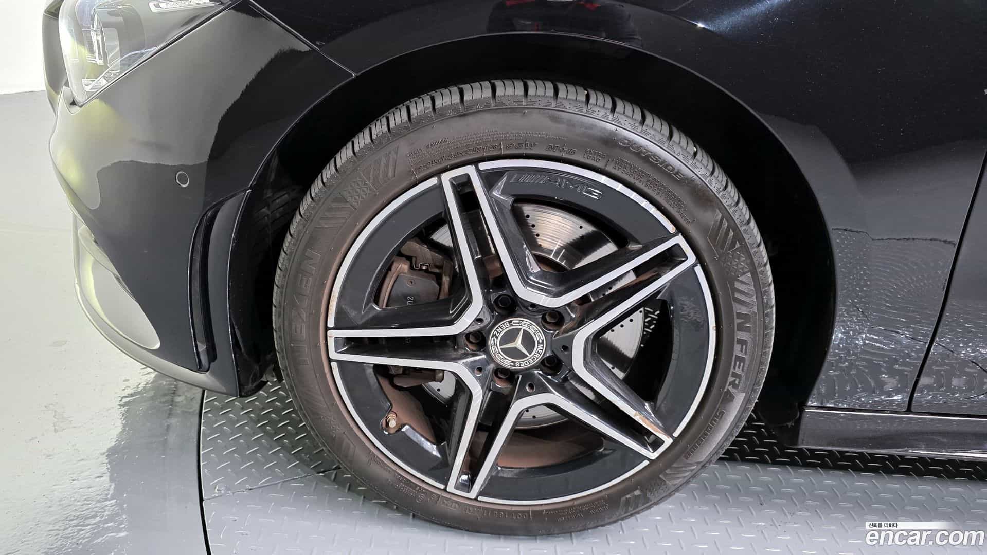 CLA-Class Mercedes-Benz 2020.3-OUTER-005