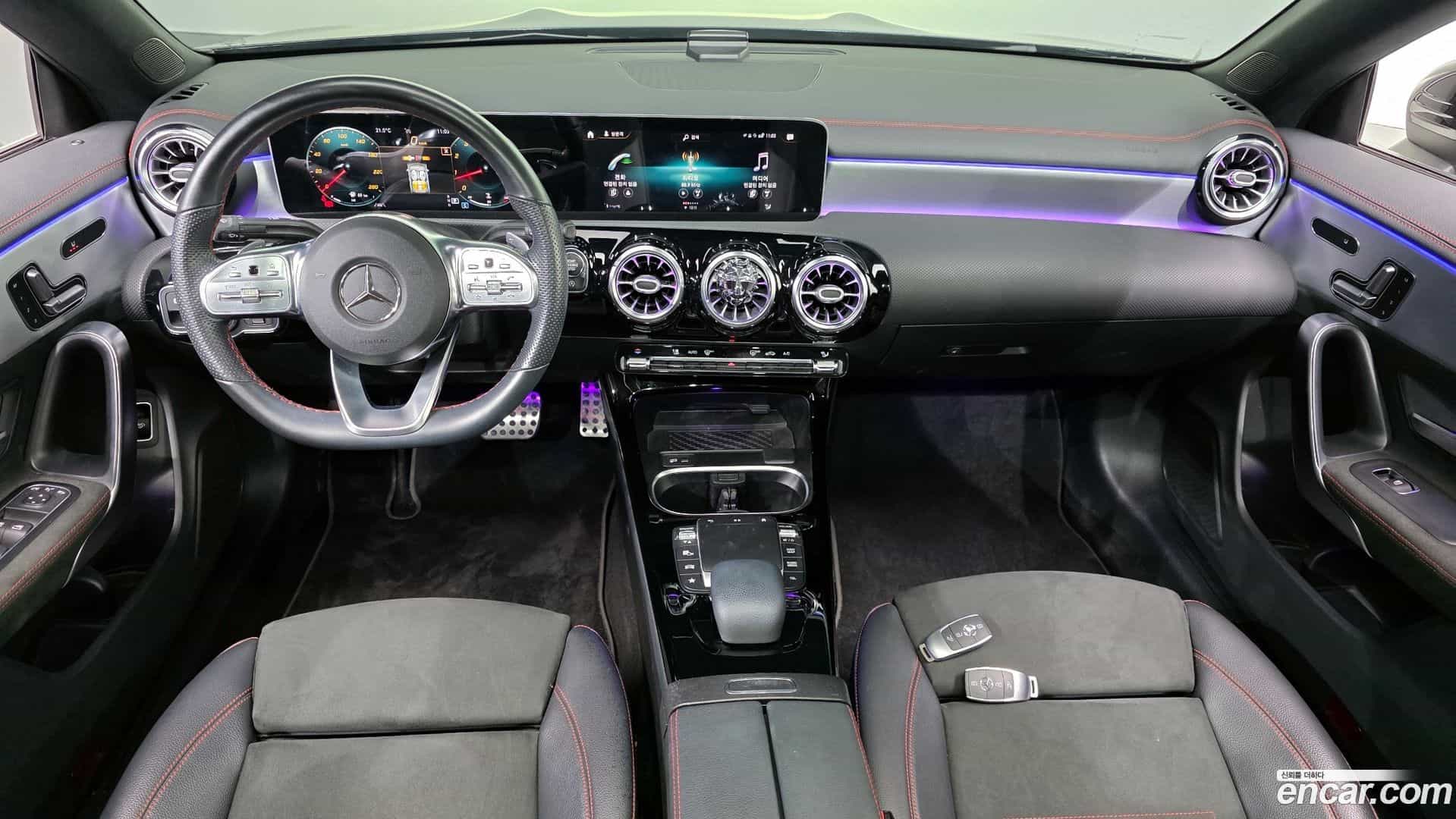 CLA-Class Mercedes-Benz 2020.3-INNER-007