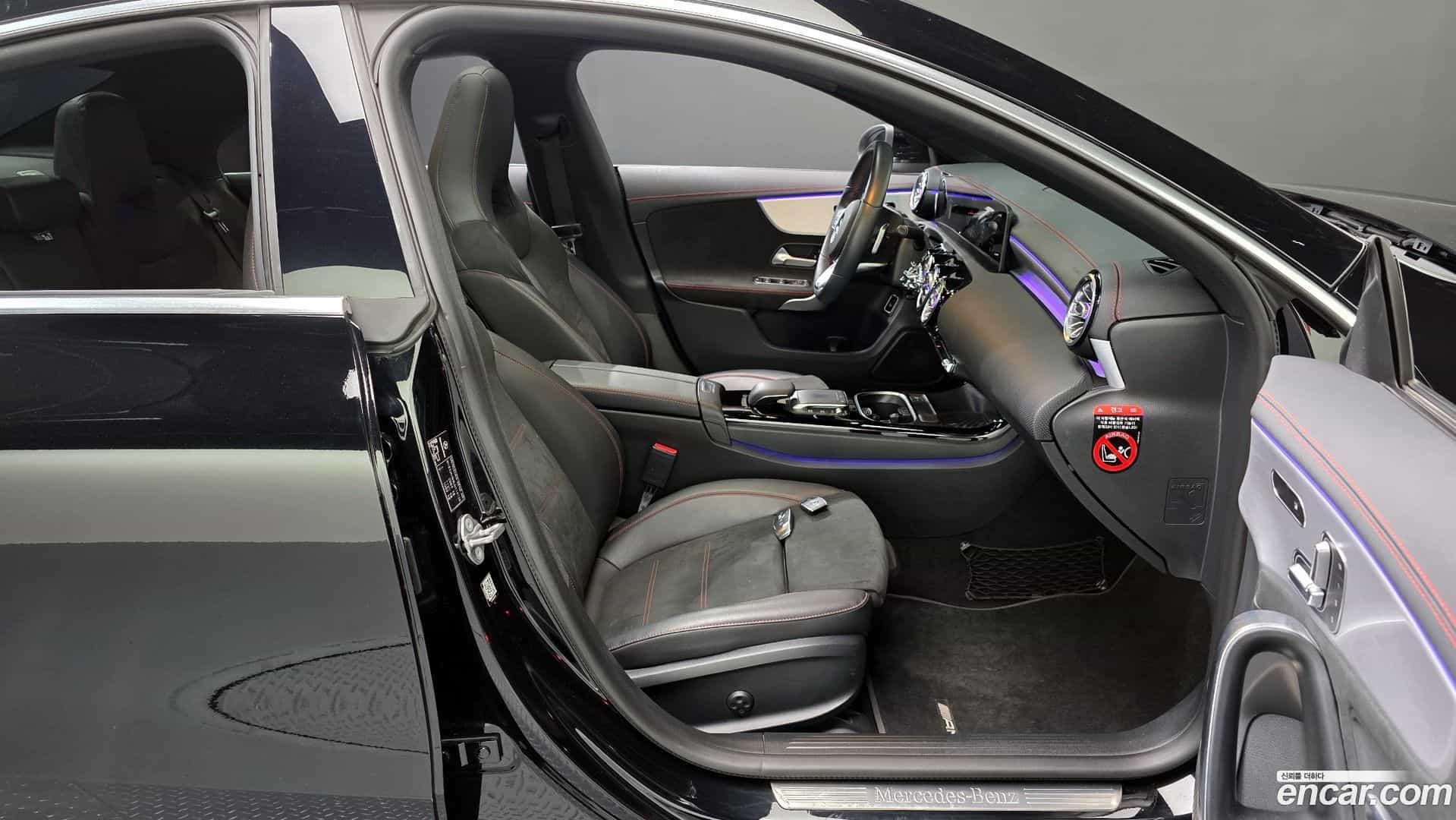 CLA-Class Mercedes-Benz 2020.3-OPTION-015