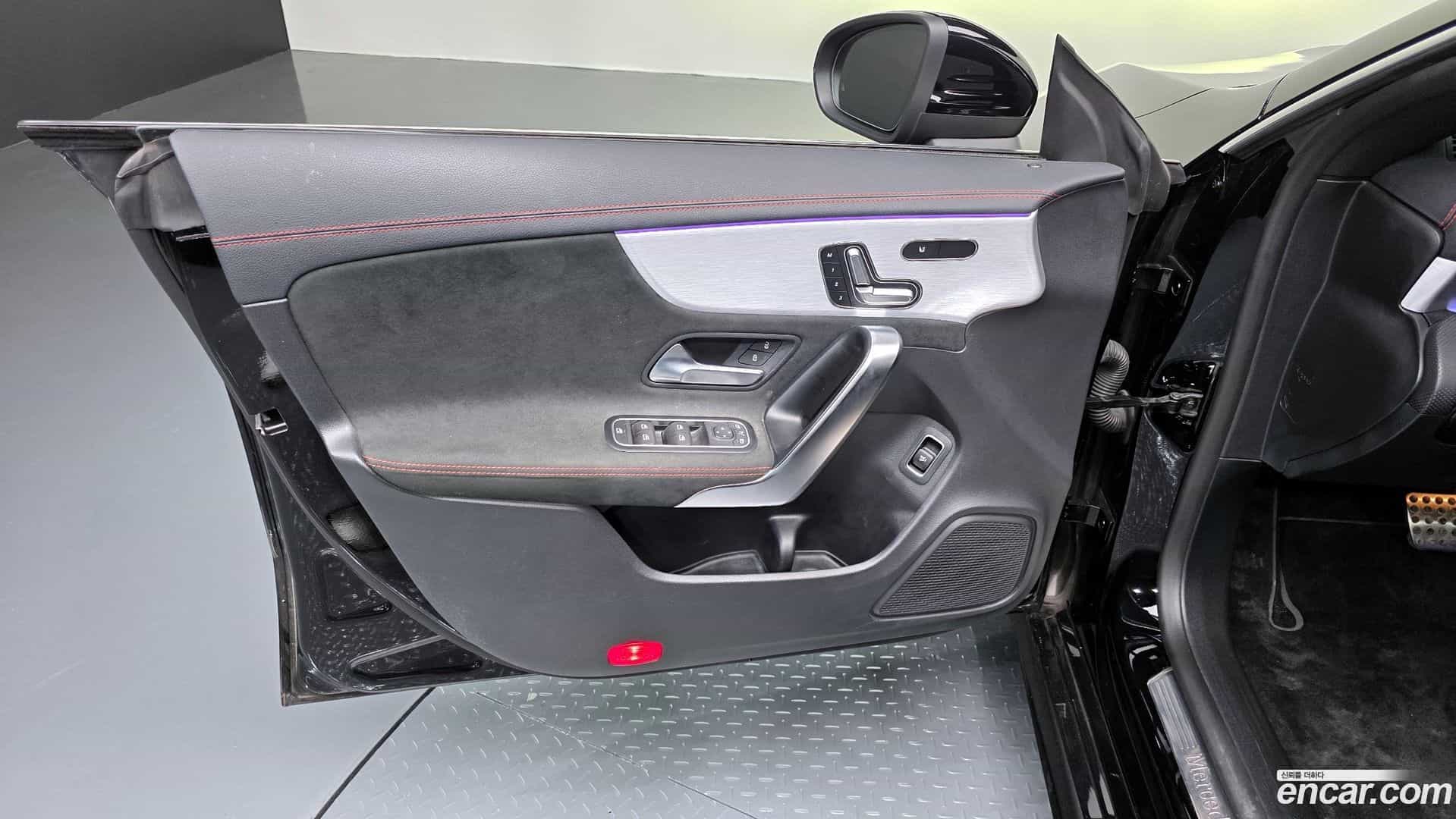 CLA-Class Mercedes-Benz 2020.3-INNER-034