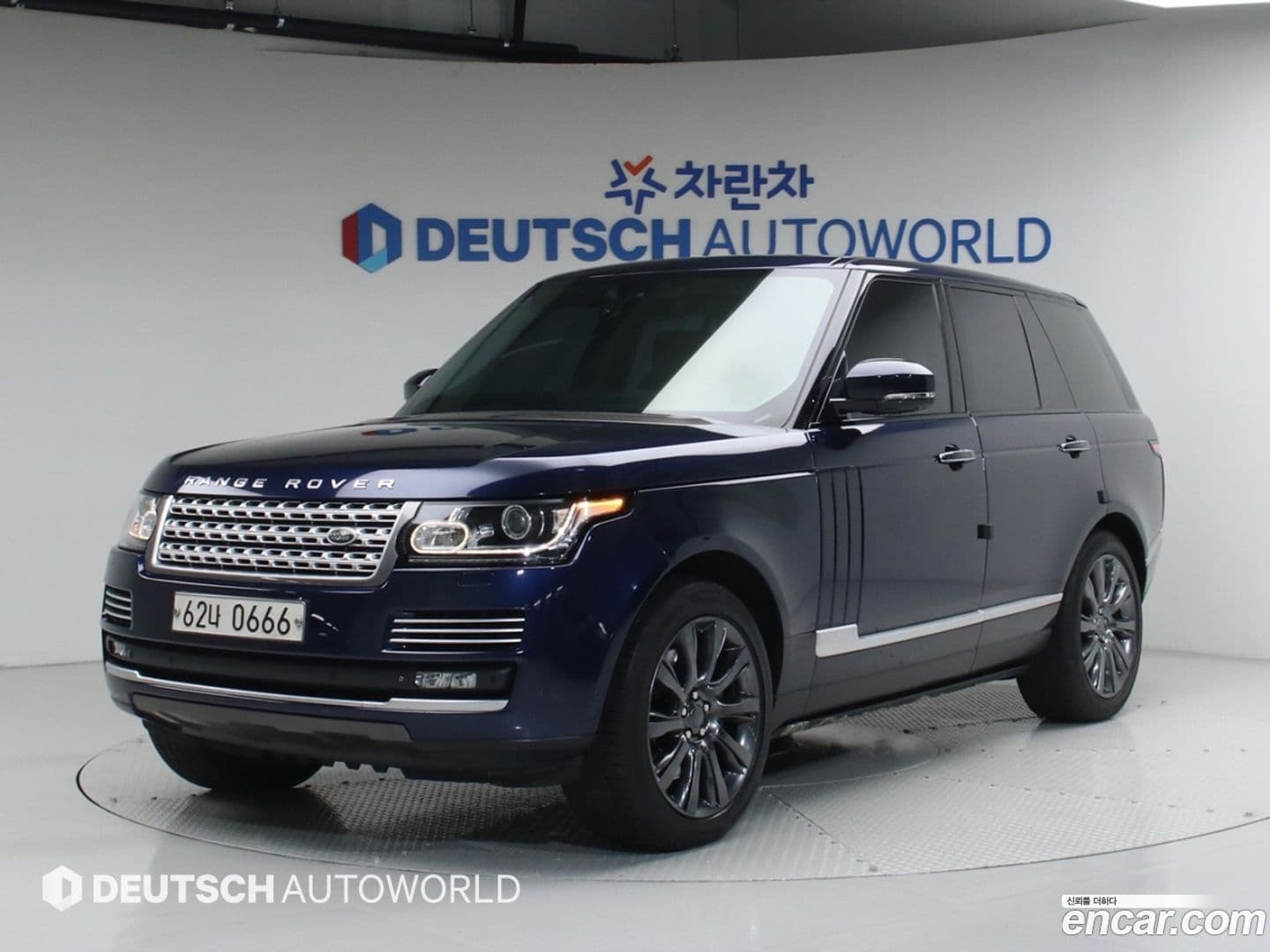Main__Slider__Photo:Range Rover Land Rover 2015.8-0
