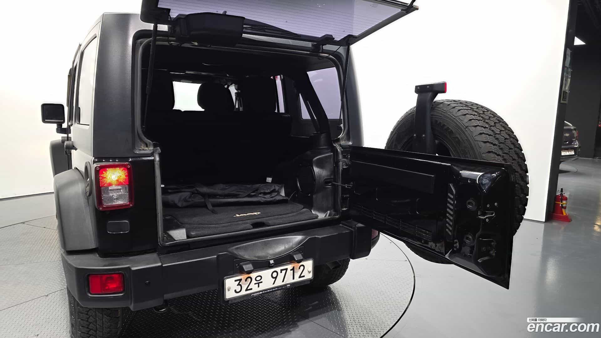 Wrangler Jeep 2013.5-OPTION-024