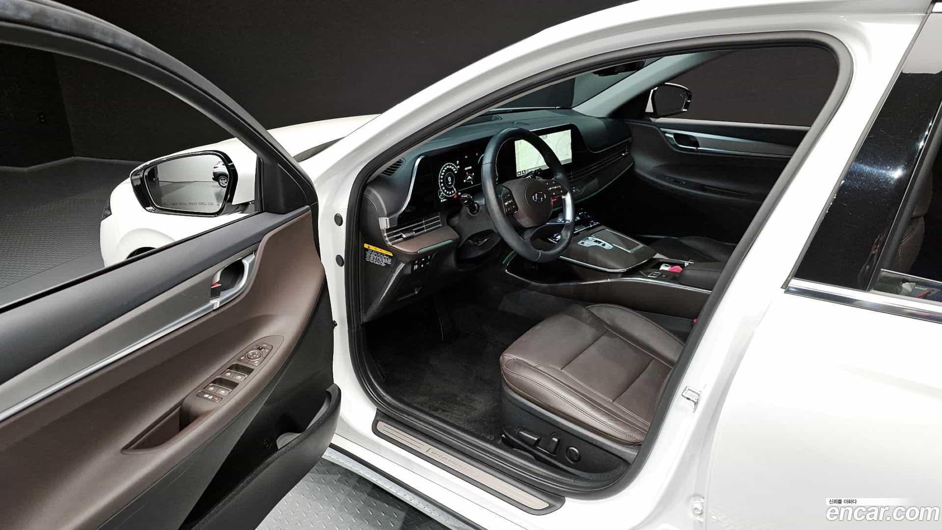 Grandeur Hyundai 2020.5-INNER-010