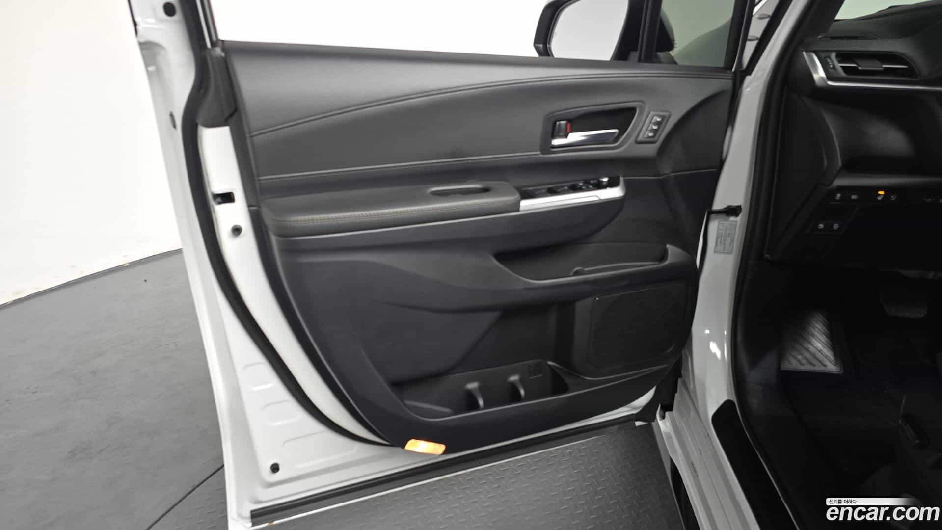 Sienna Toyota 2025.11-INNER-034
