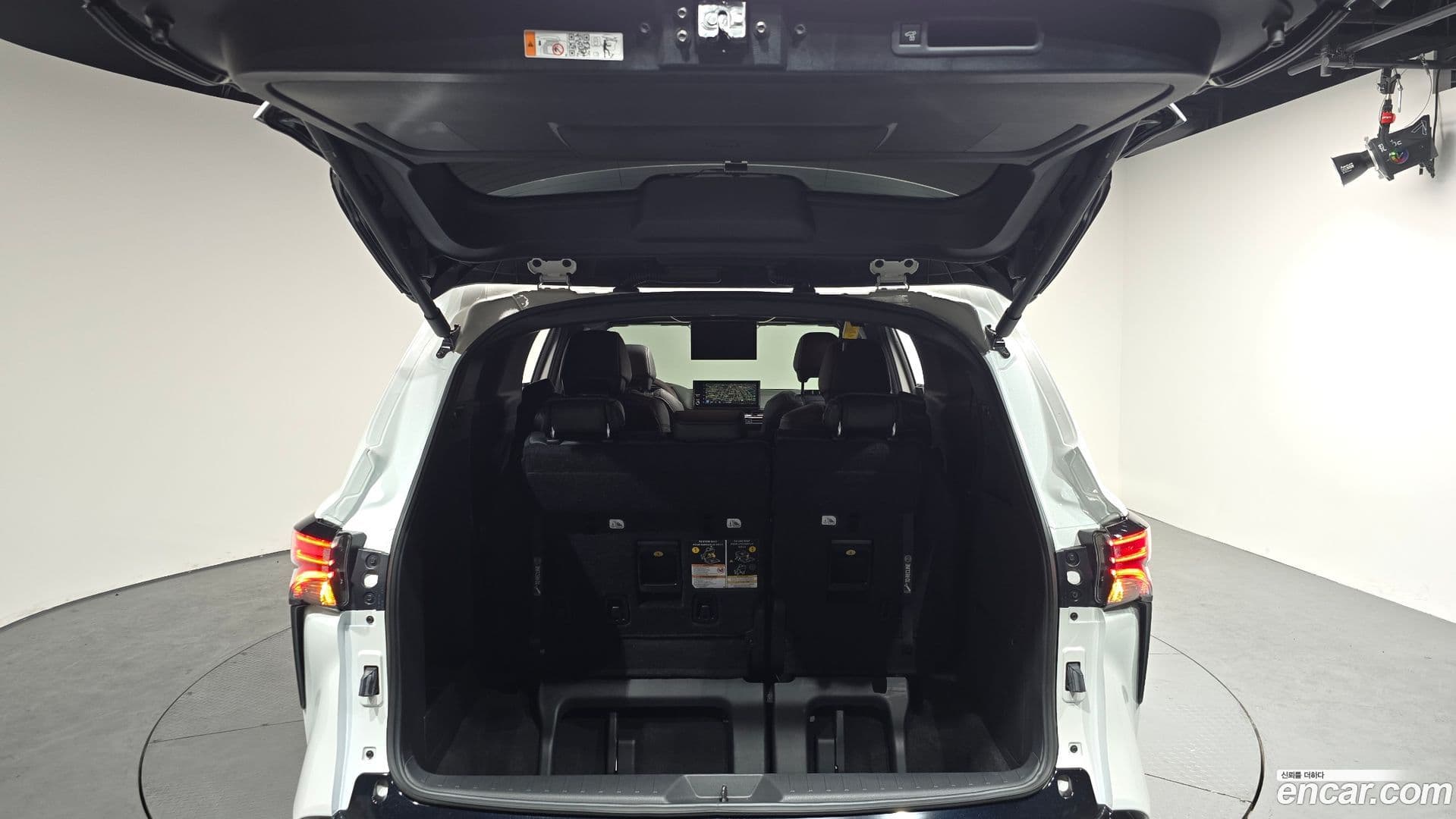 Main__Slider__Photo:Sienna Toyota 2025.11-32