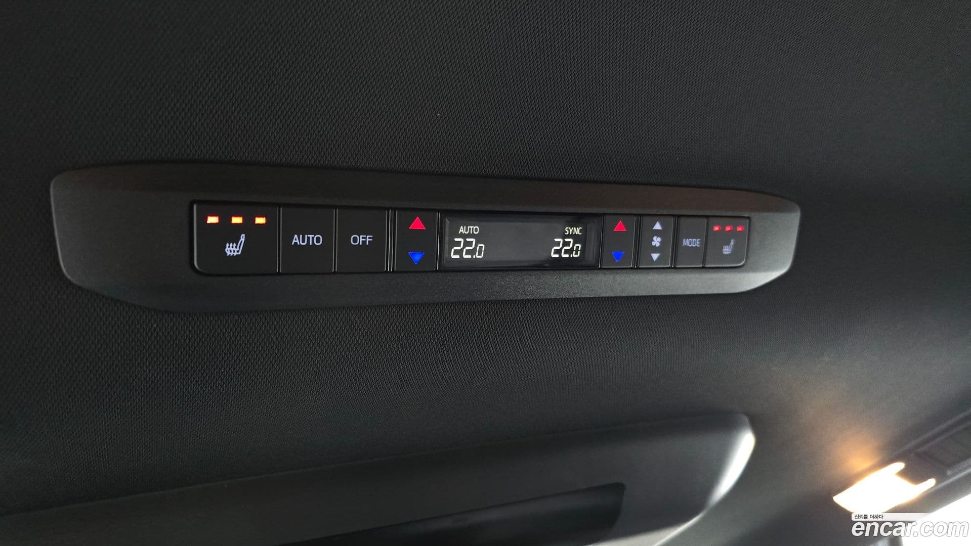 Main__Slider__Photo:Sienna Toyota 2025.11-33
