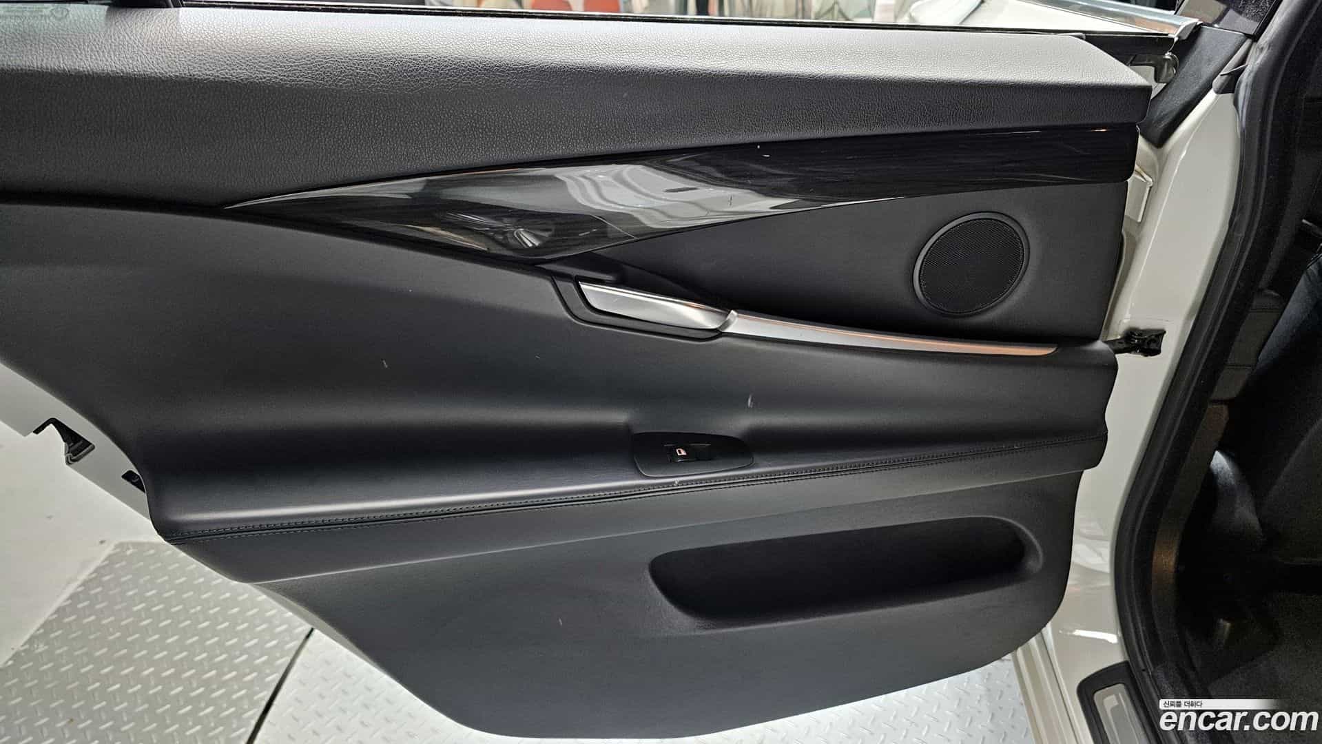 Gran Turismo BMW 2017.4-INNER-035