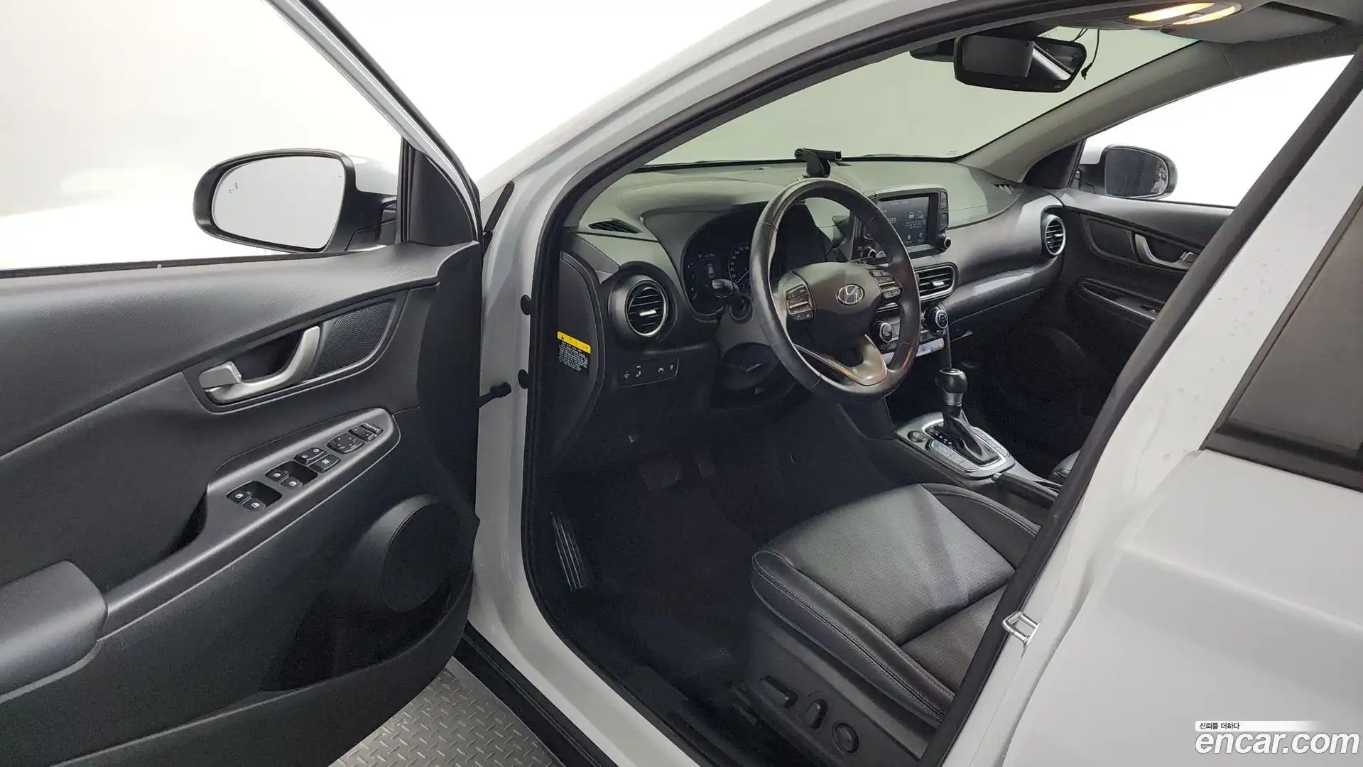 Kona Hyundai 2018.2-INNER-010