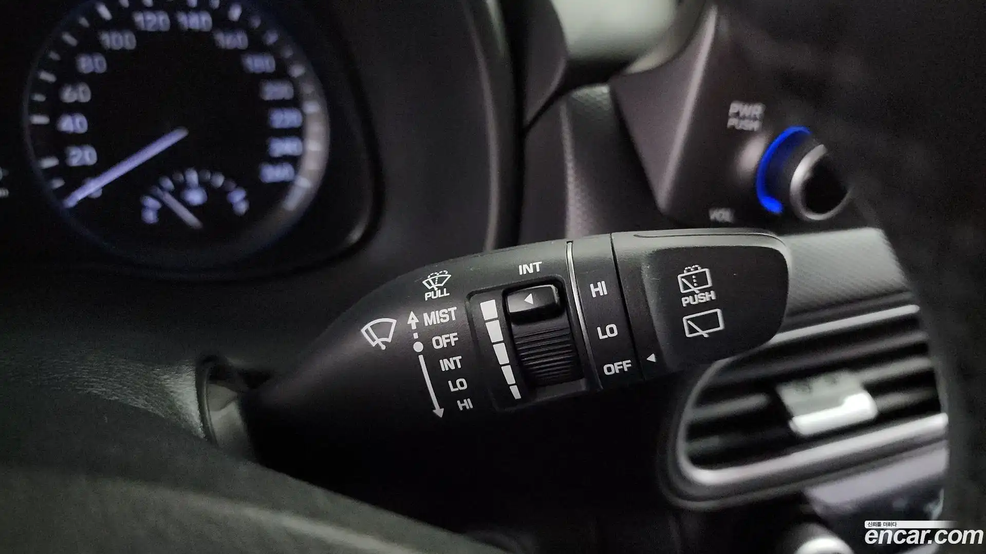 Kona Hyundai 2018.2-OPTION-042
