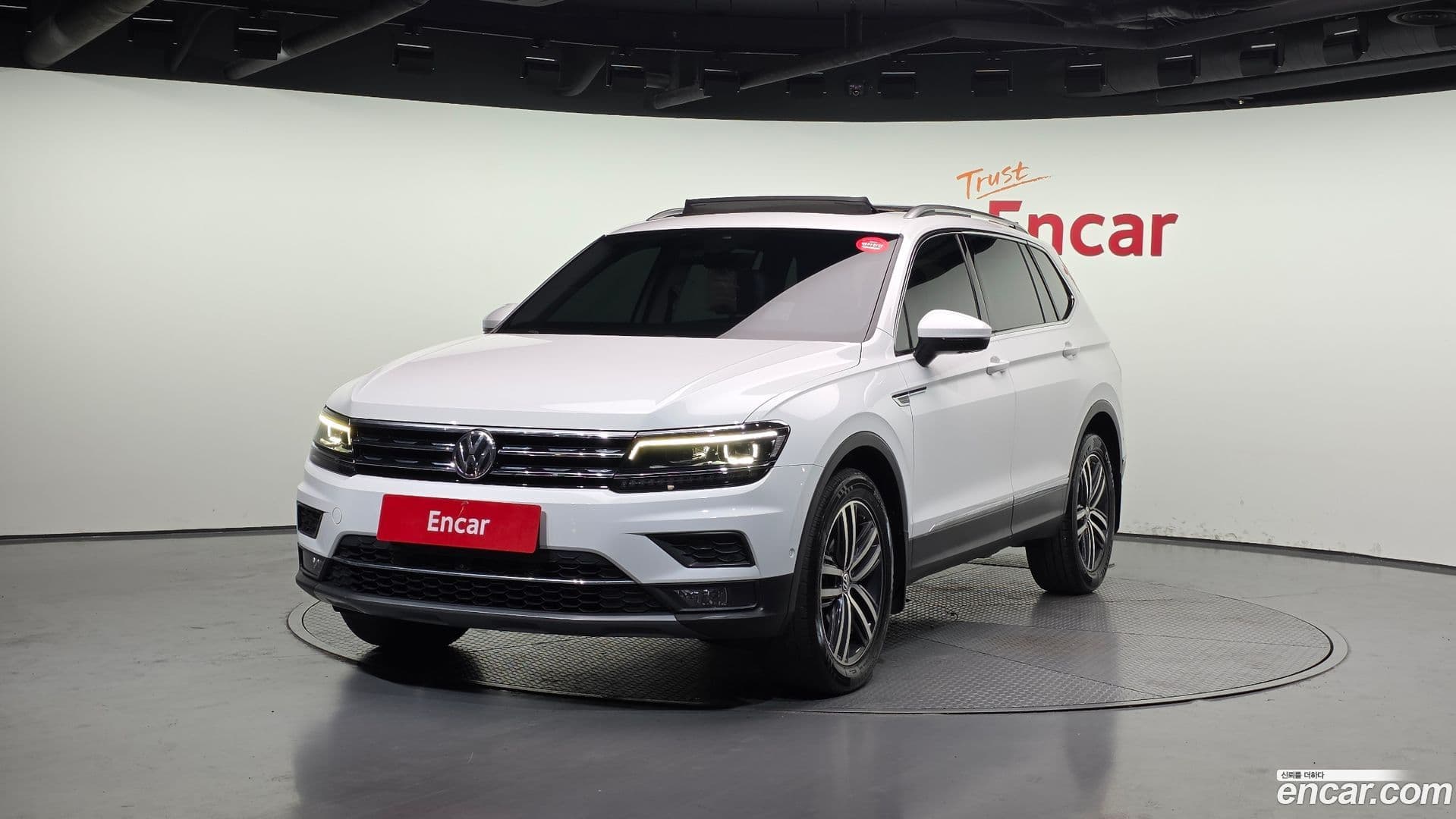 Main__Slider__Photo:Tiguan Volkswagen 2018.7-0