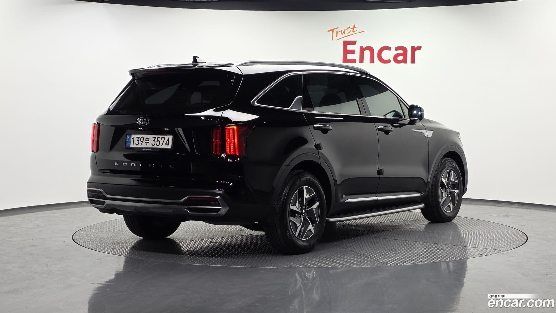 Main__Slider__Photo:Sorento Kia 2020.6-1