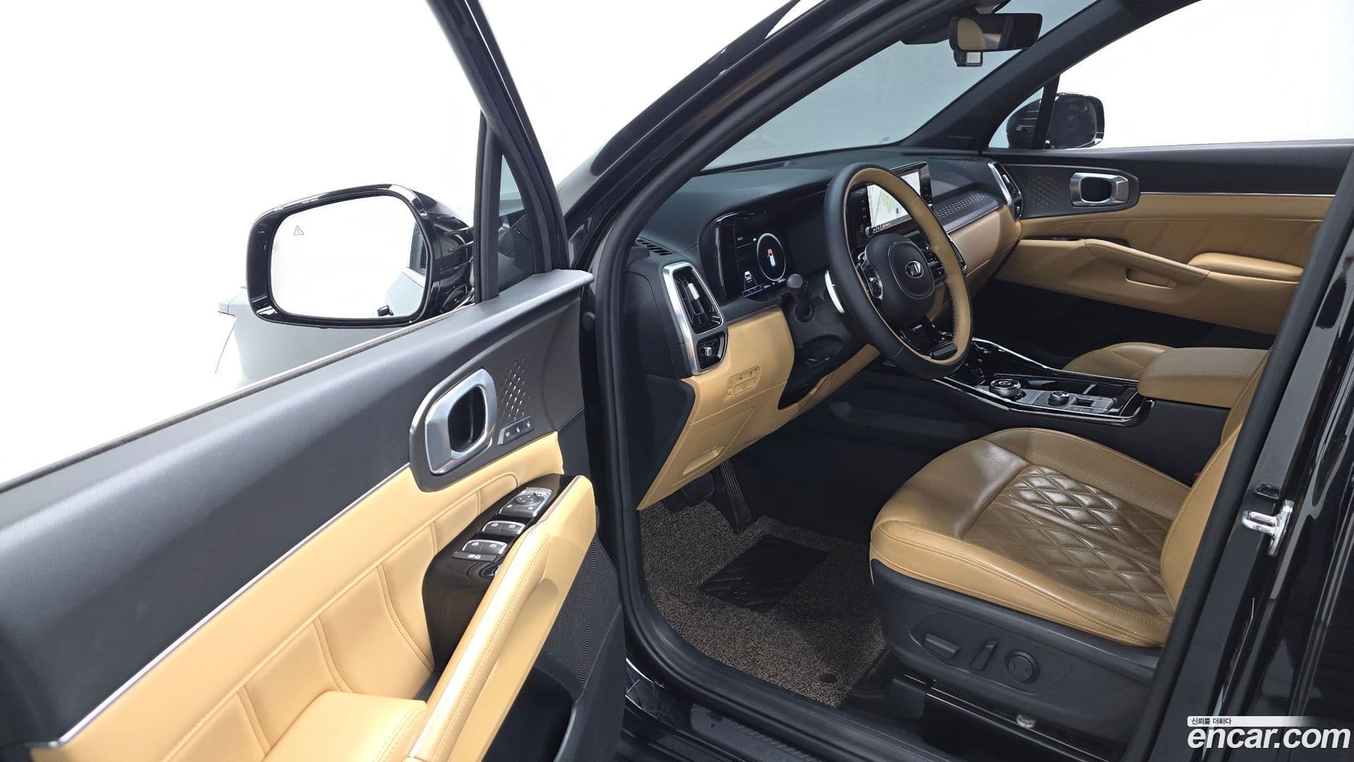 Main__Slider__Photo:Sorento Kia 2020.6-9