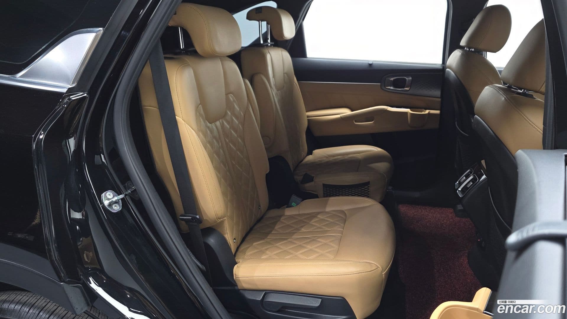 Main__Slider__Photo:Sorento Kia 2020.6-10