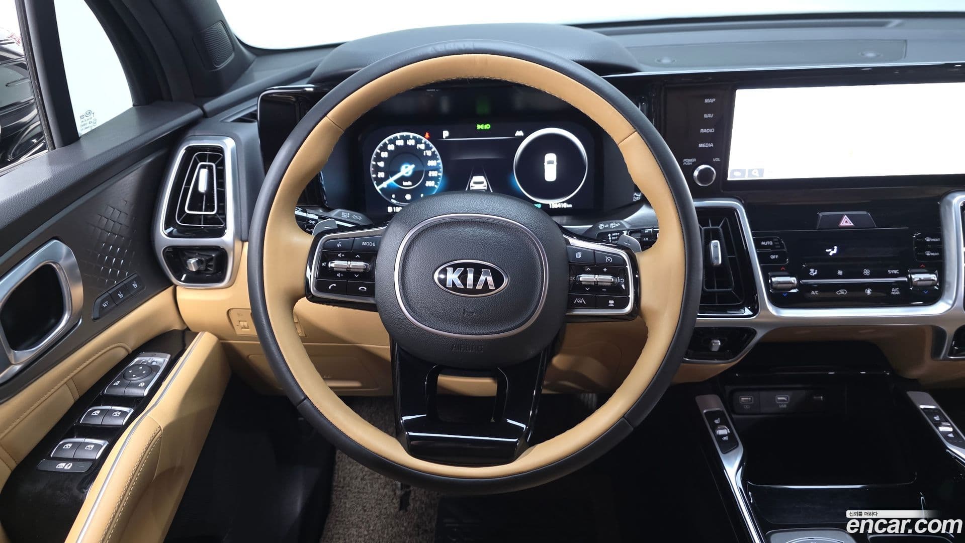 Main__Slider__Photo:Sorento Kia 2020.6-13