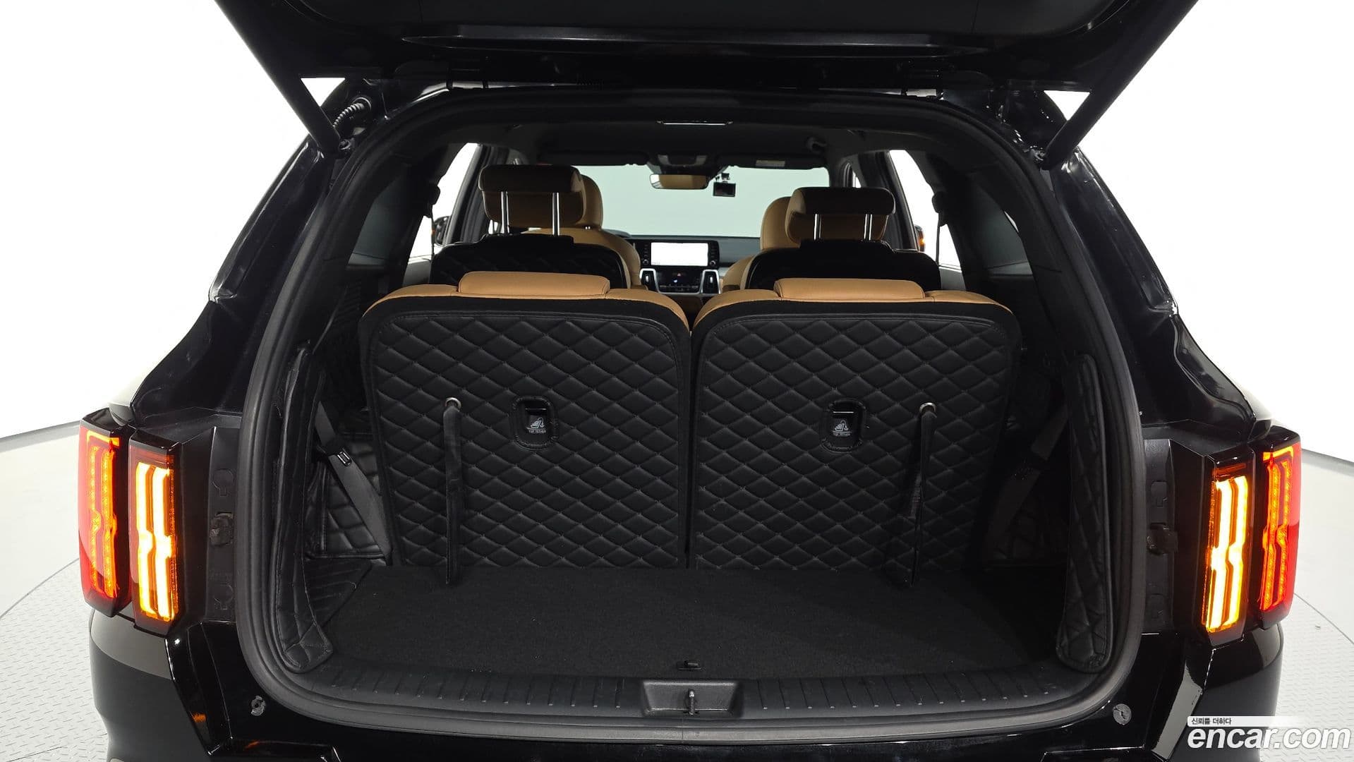 Main__Slider__Photo:Sorento Kia 2020.6-19