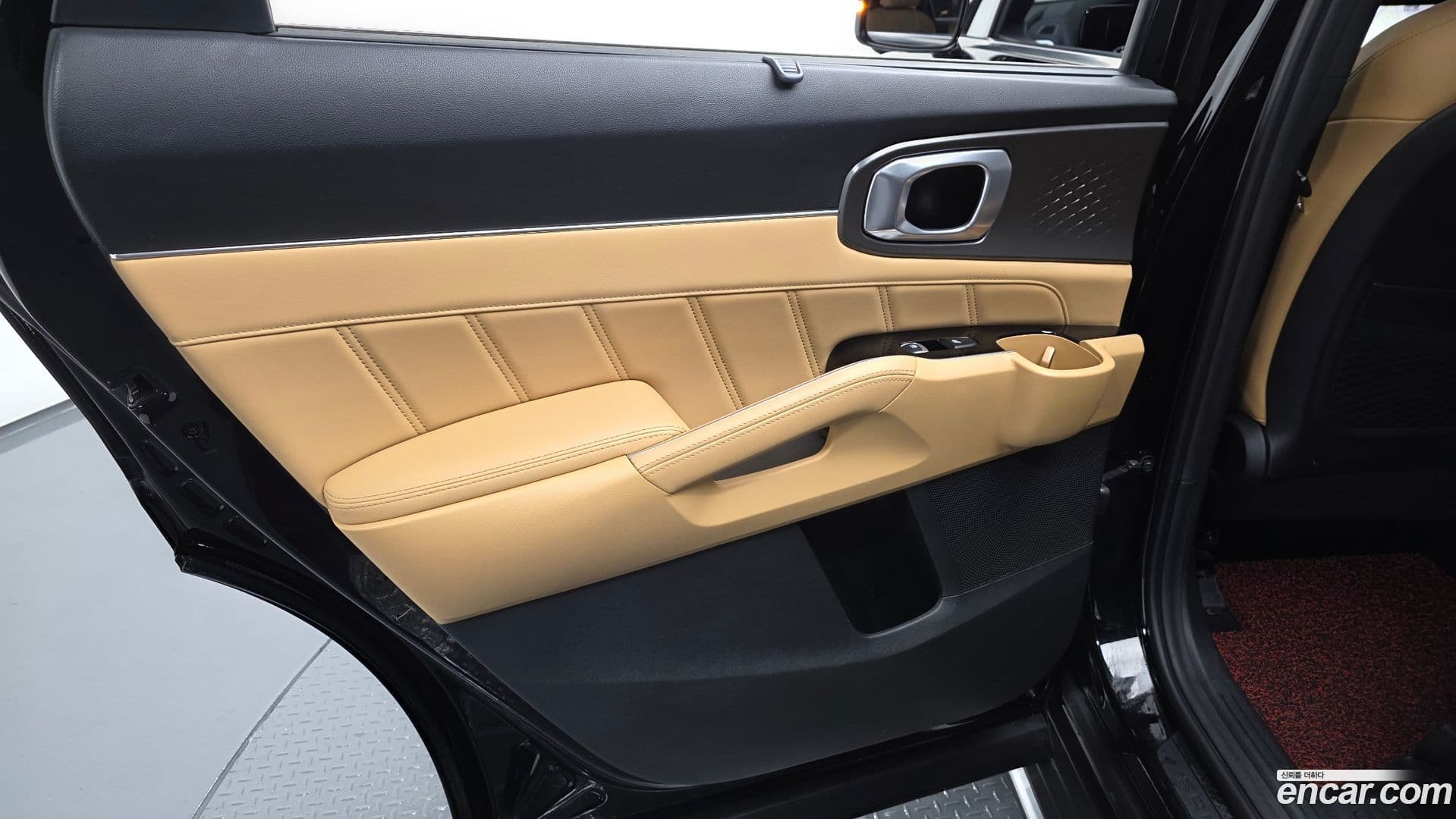 Main__Slider__Photo:Sorento Kia 2020.6-24